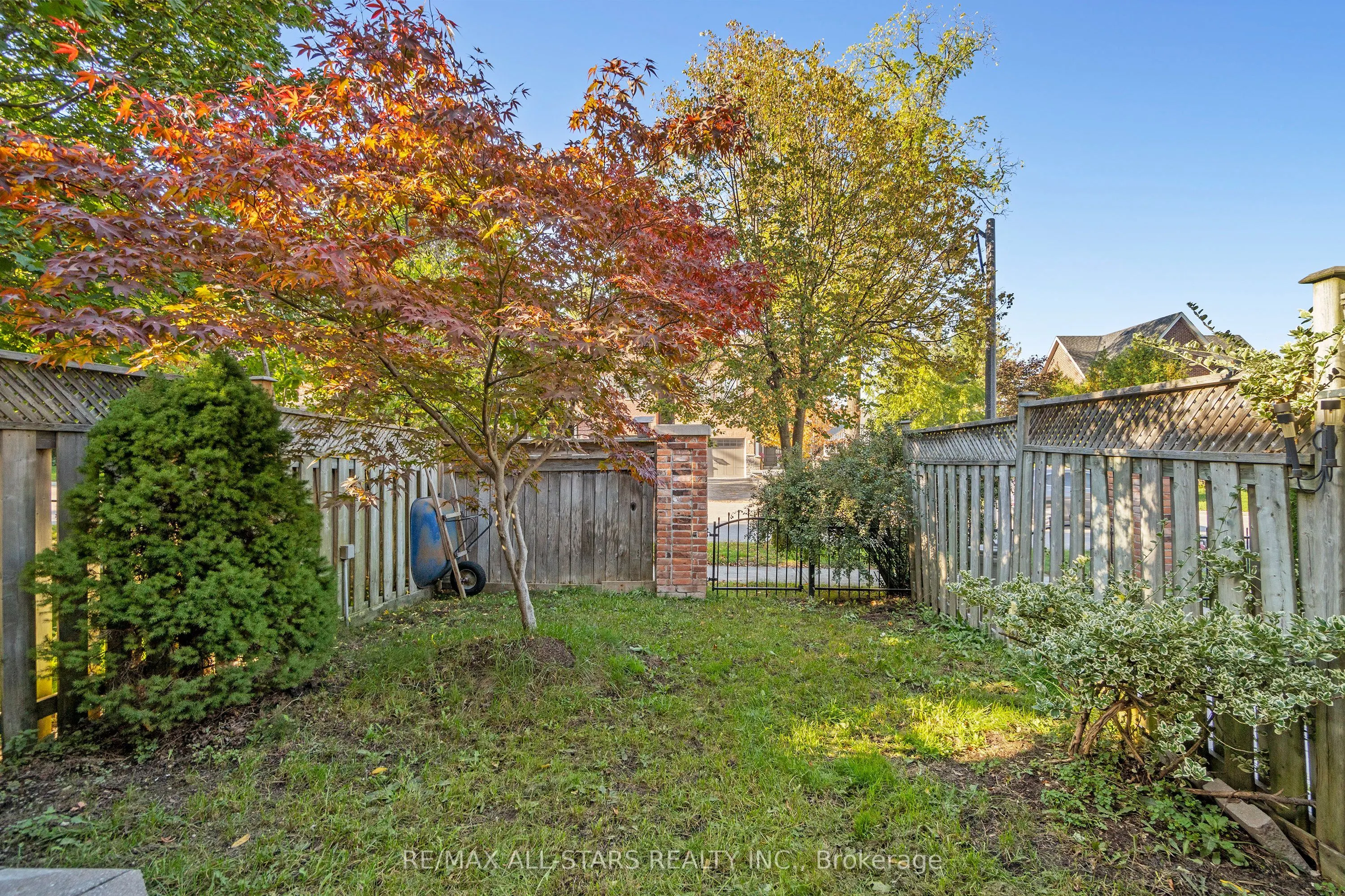 21 Rougehaven Way, #10