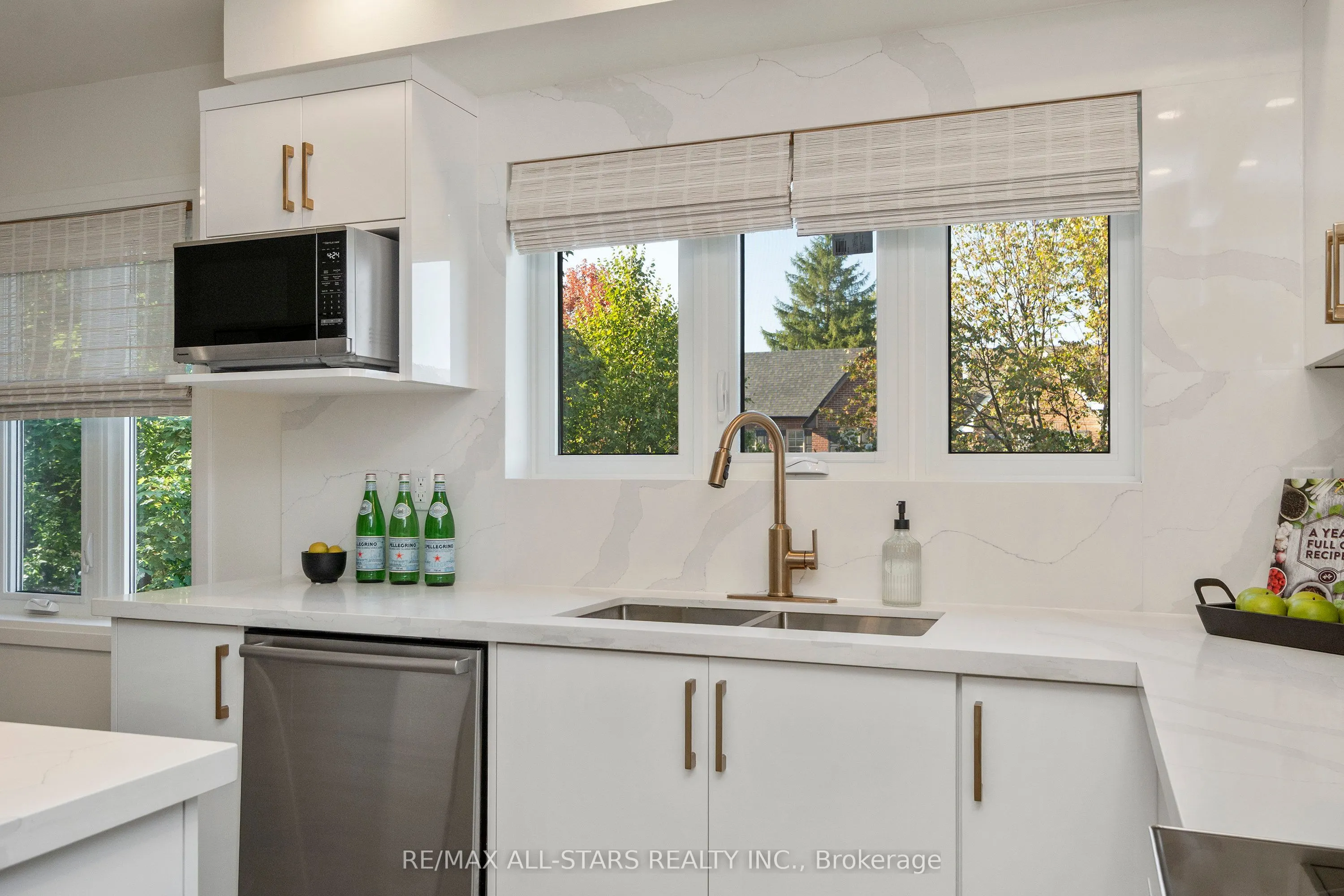 21 Rougehaven Way, #10
