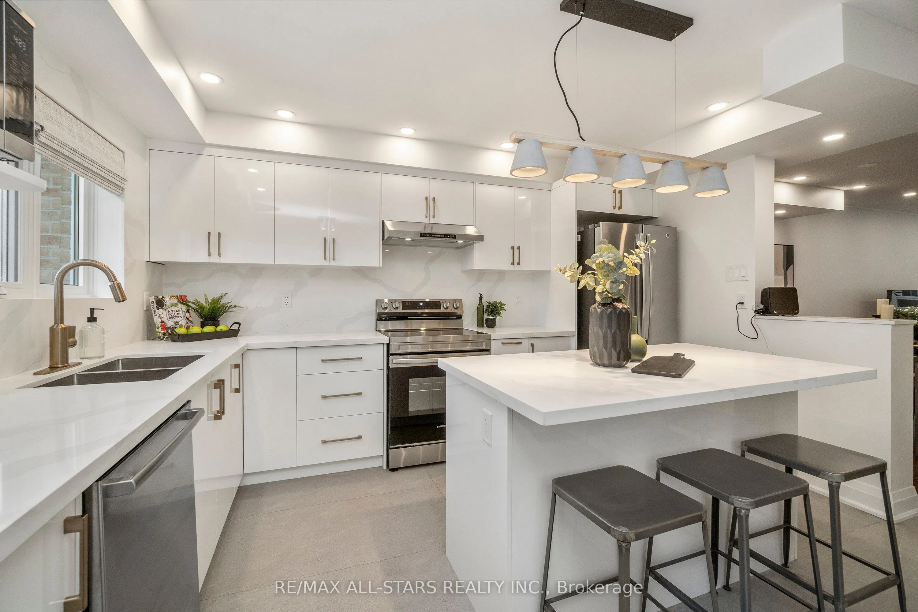 21 Rougehaven Way, #10