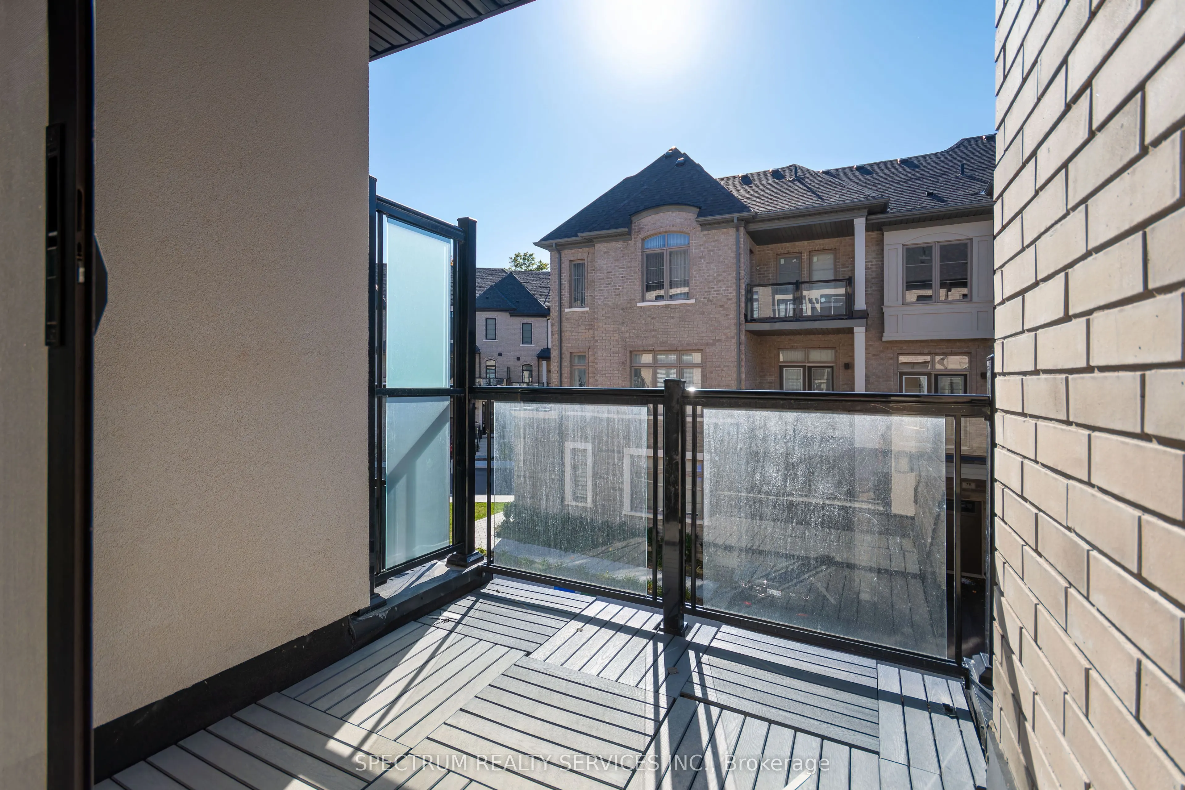 74 De La Roche Drive
