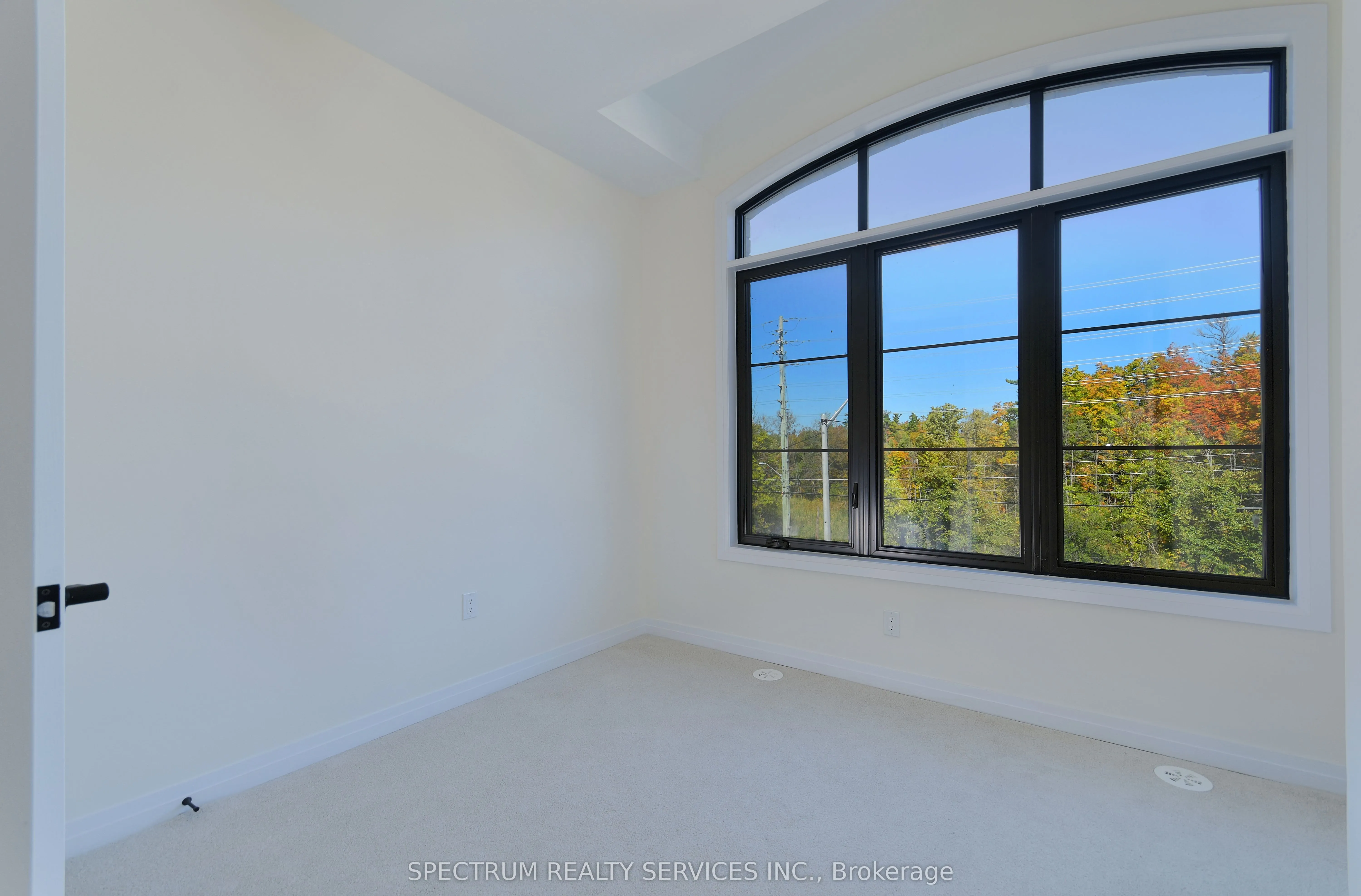 74 De La Roche Drive