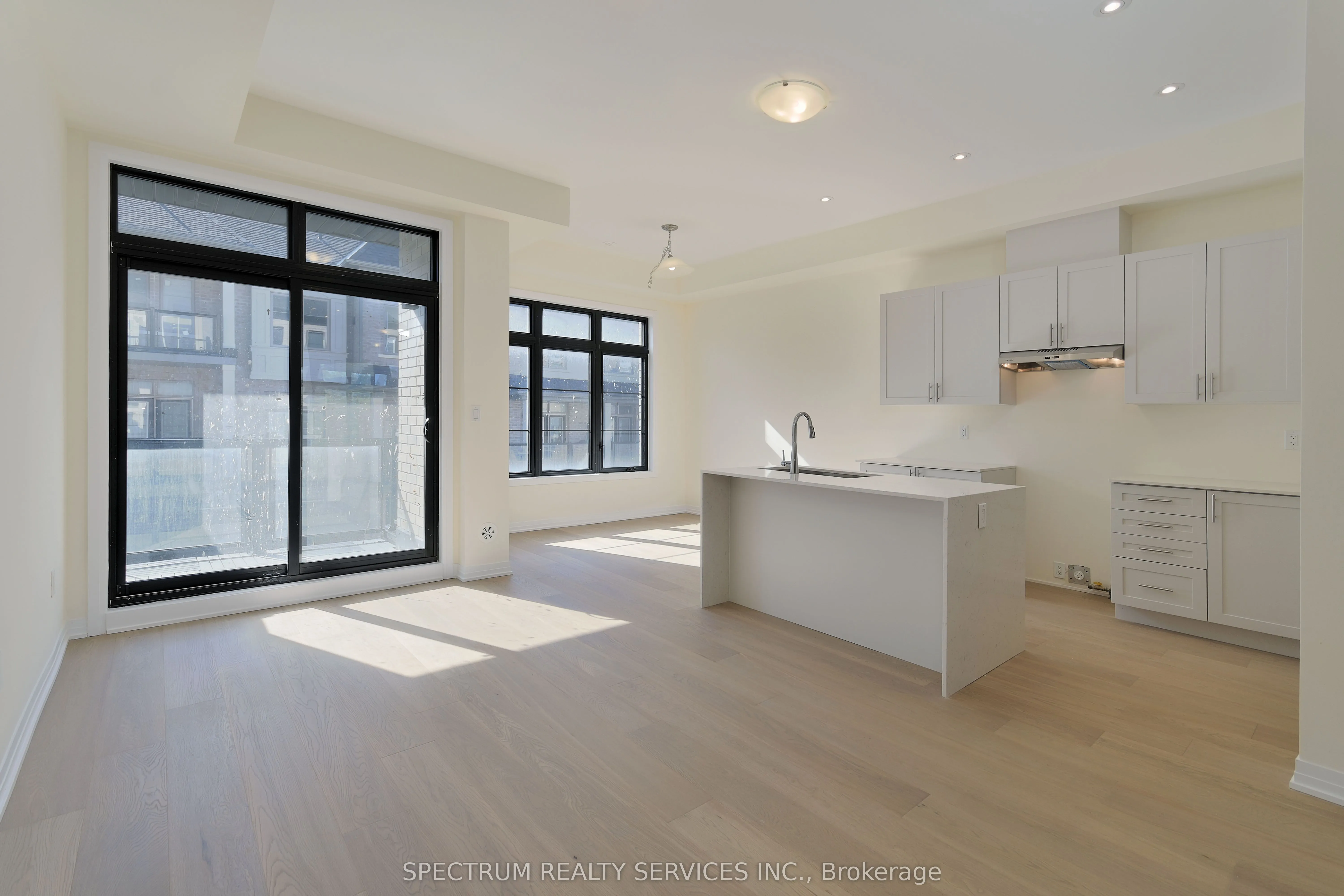 74 De La Roche Drive