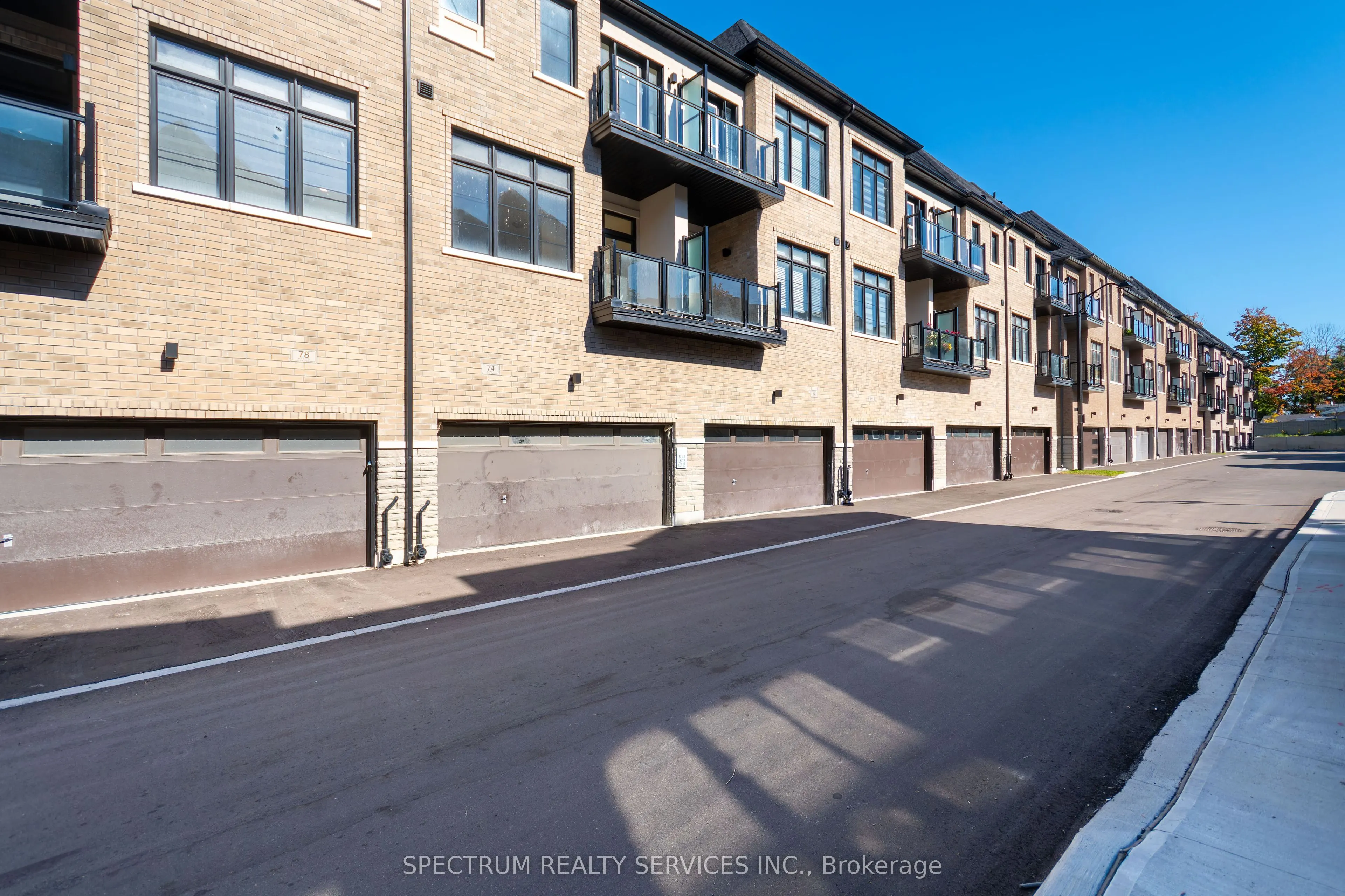 74 De La Roche Drive