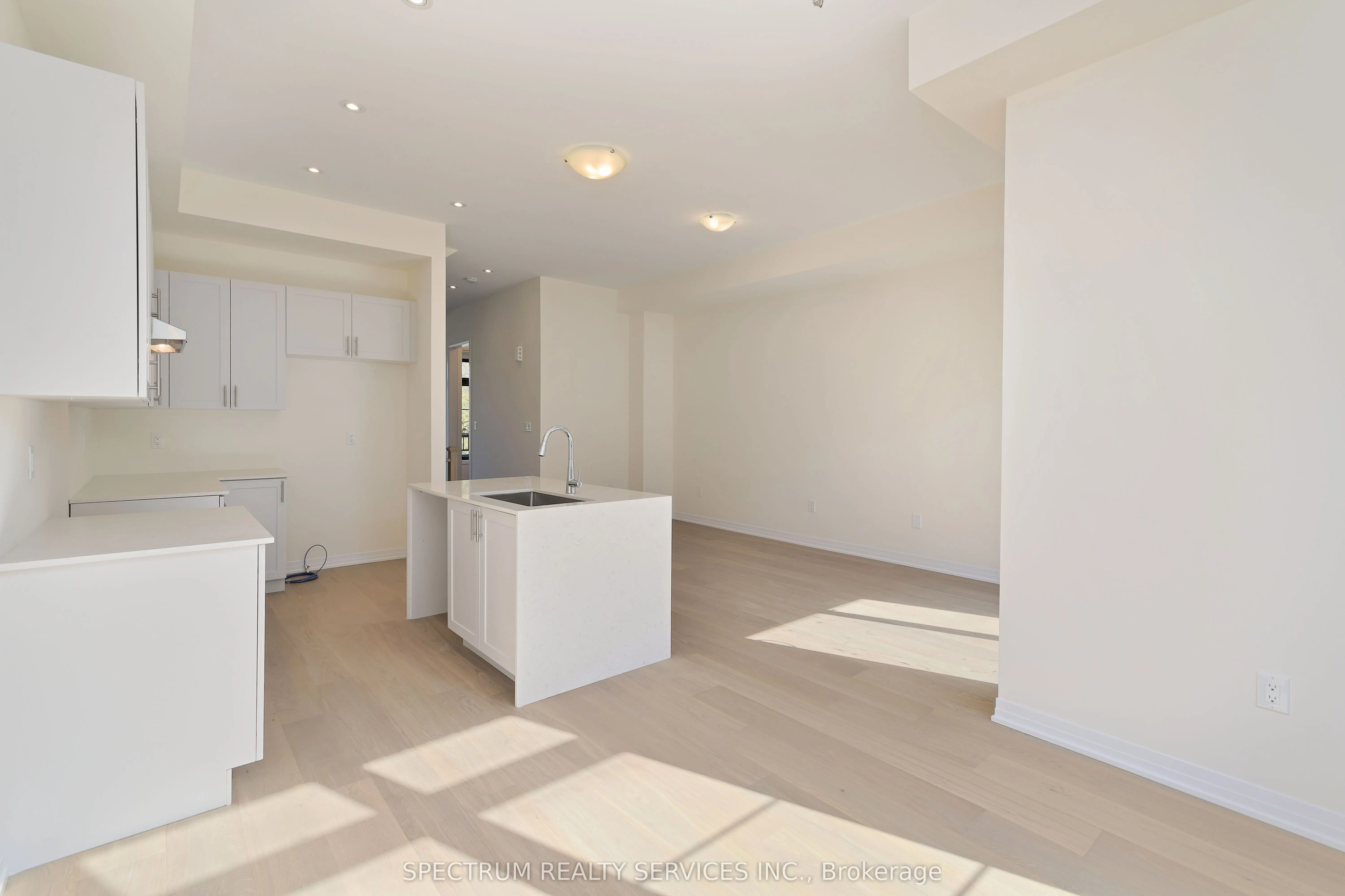 74 De La Roche Drive
