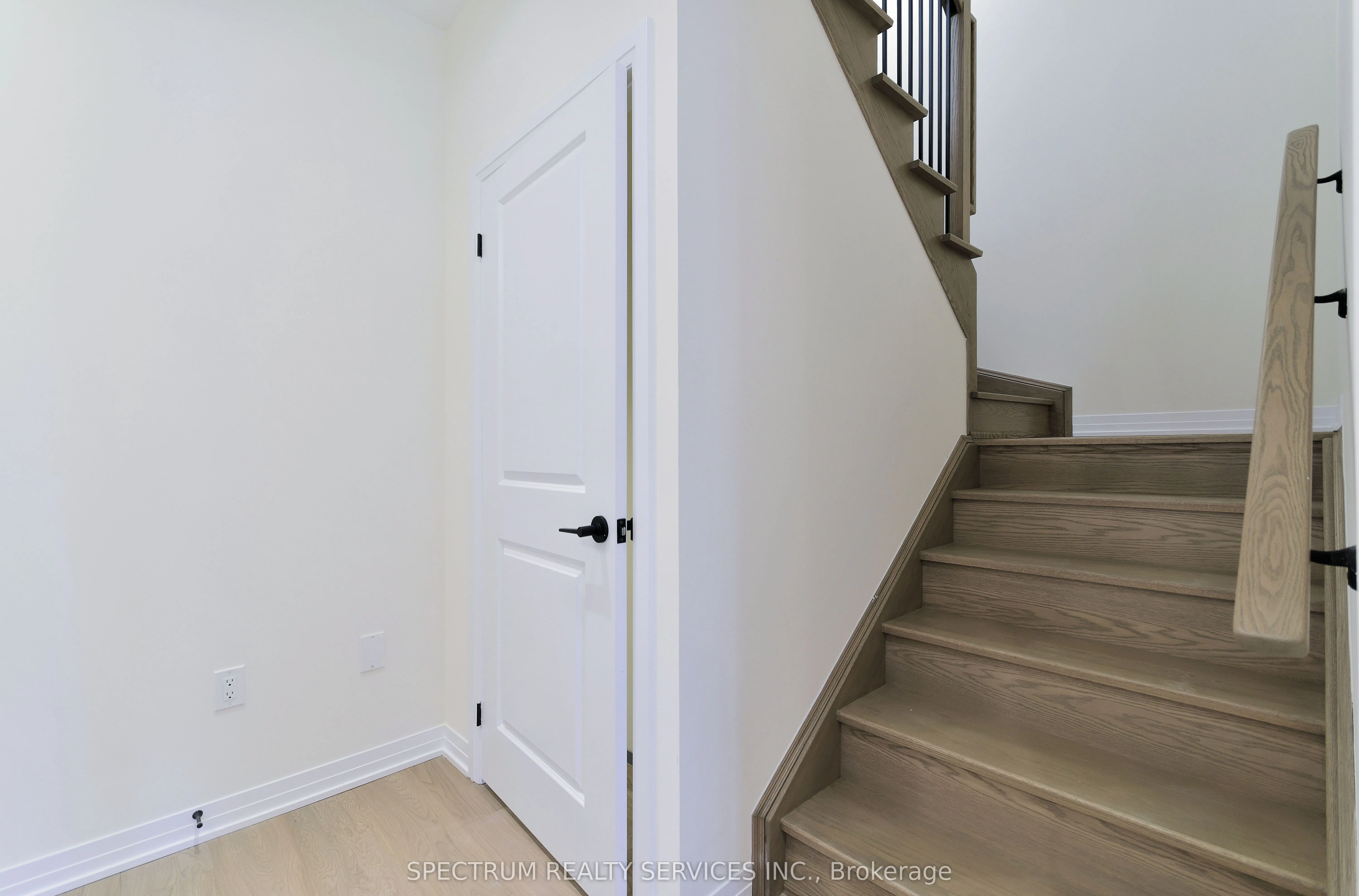 74 De La Roche Drive