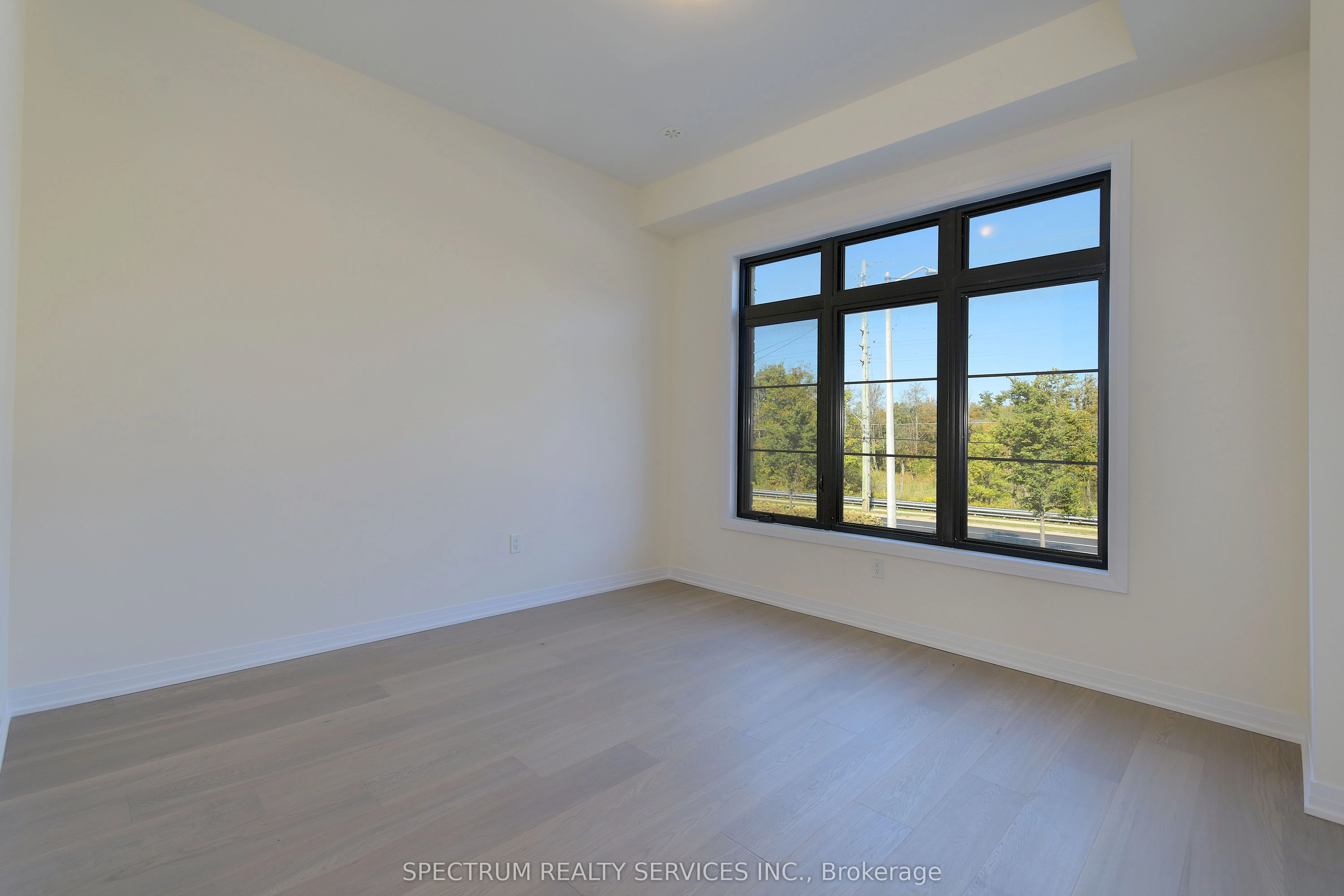 74 De La Roche Drive