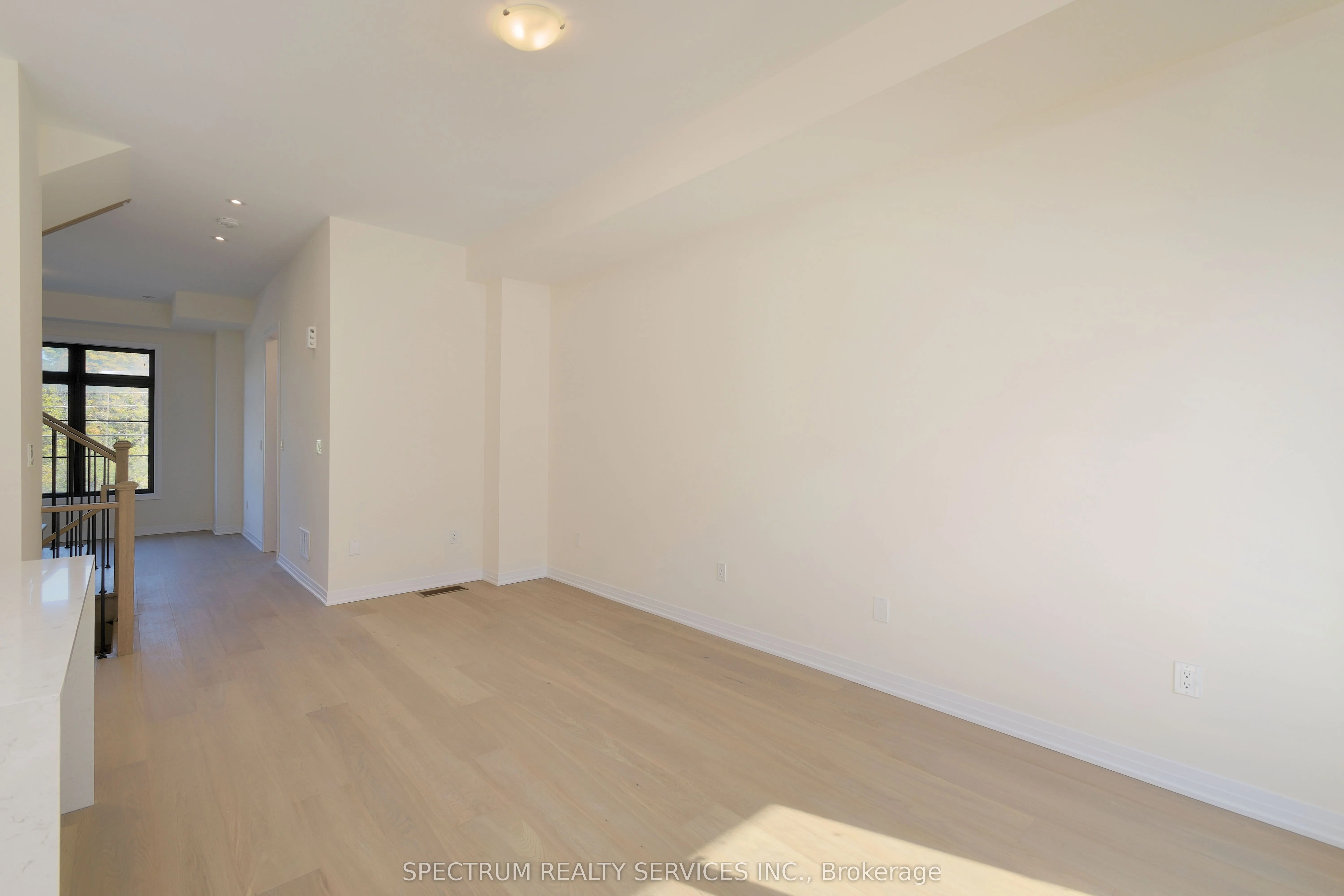 74 De La Roche Drive