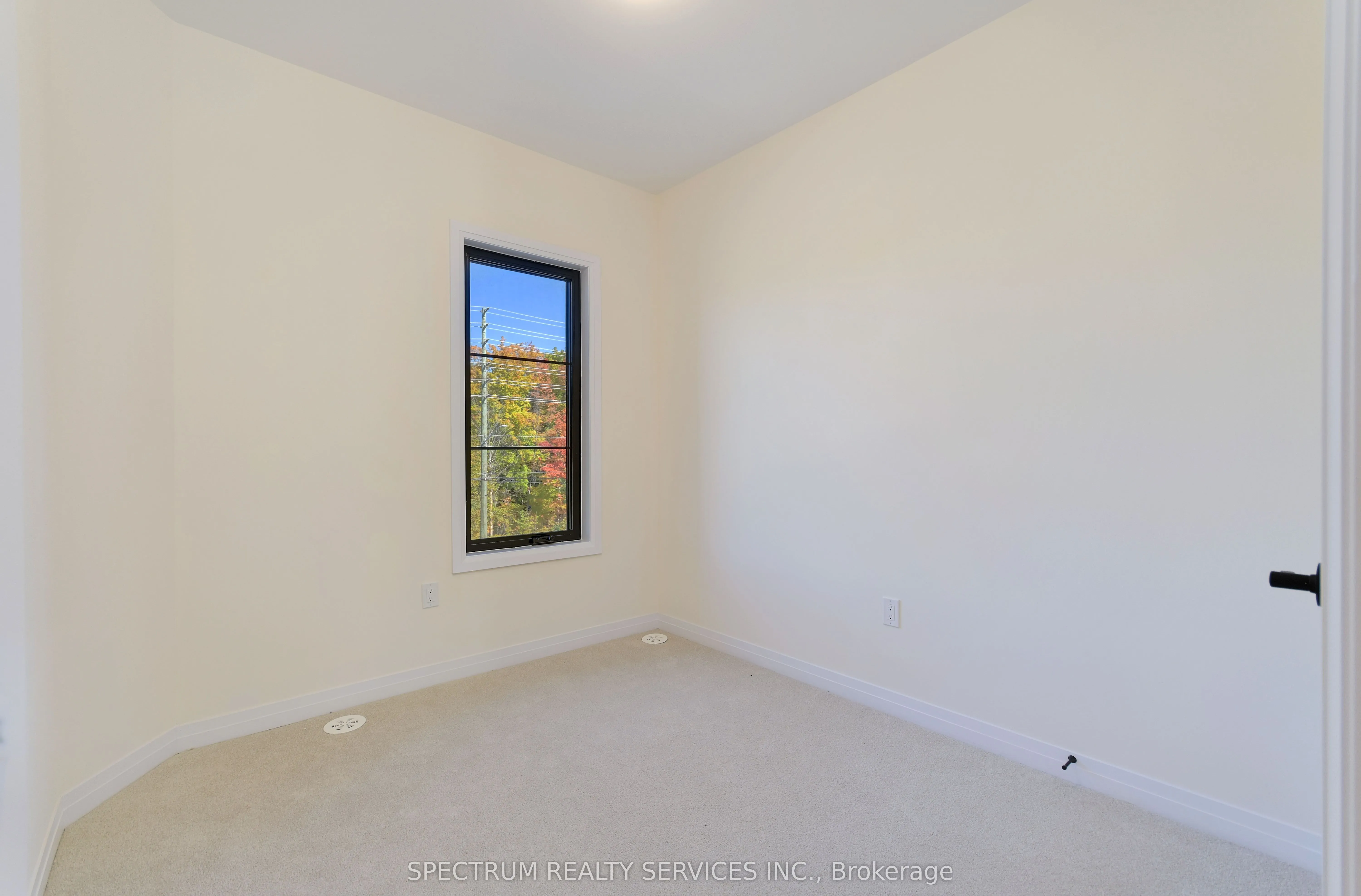 74 De La Roche Drive