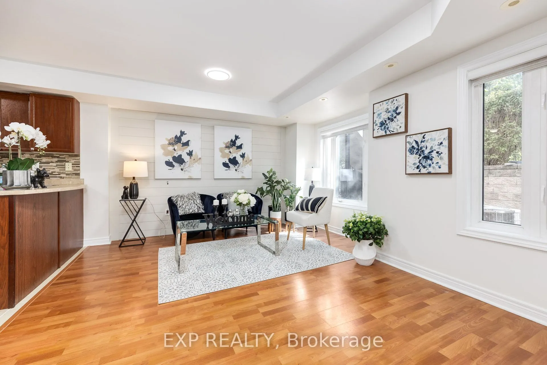 306 John Street, #158