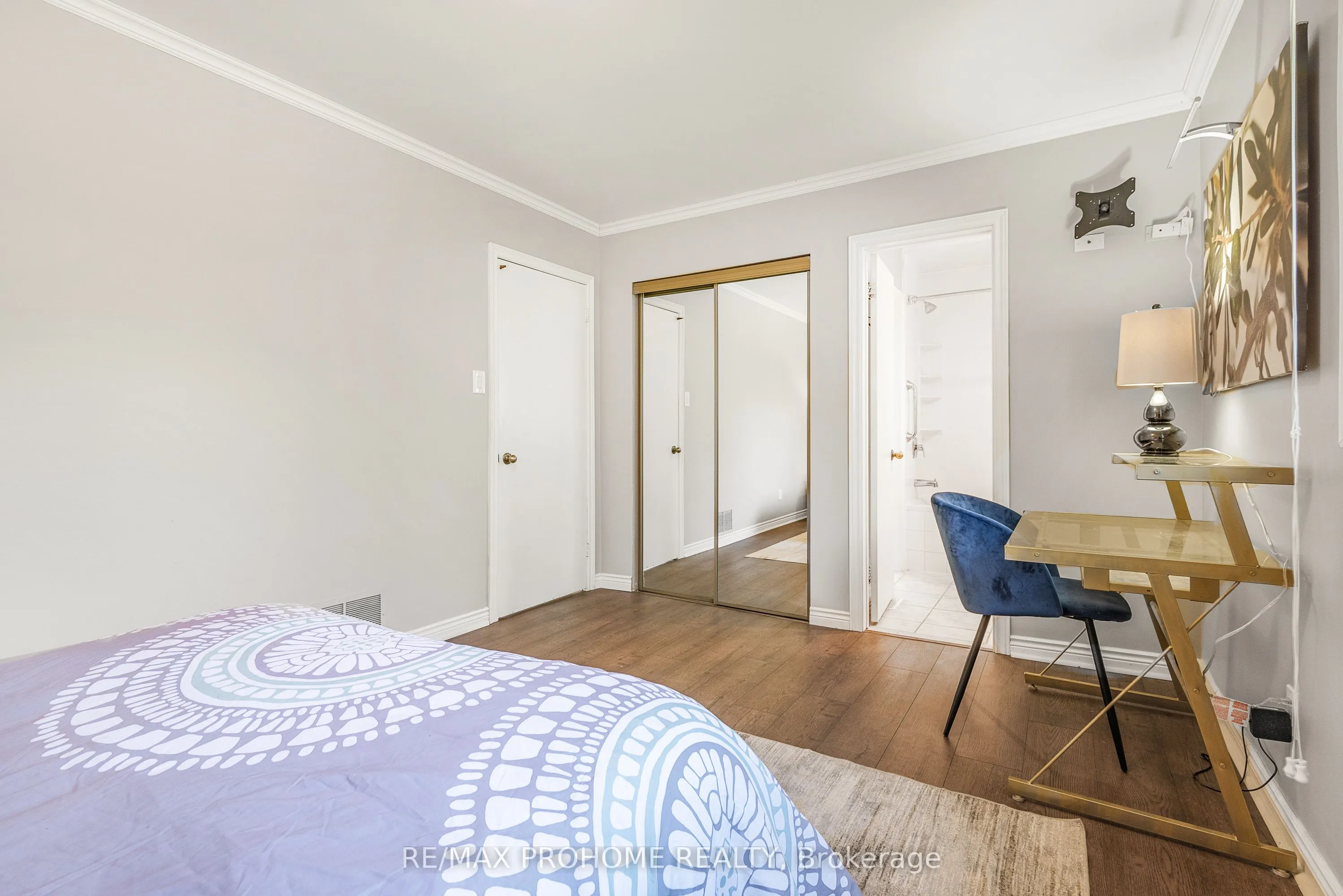 32 Sir Bedevere Place