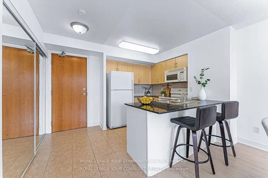 50 Disera Drive, #215
