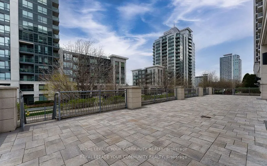 50 Disera Drive, #215