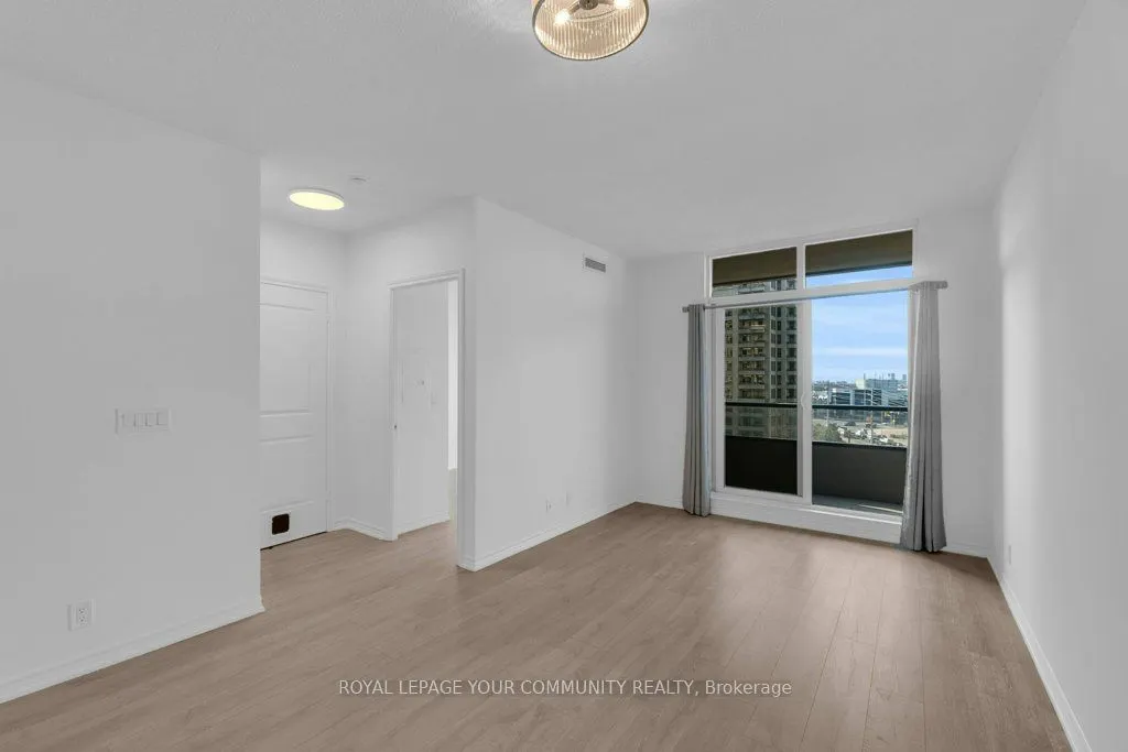 9235 Jane Street, #707