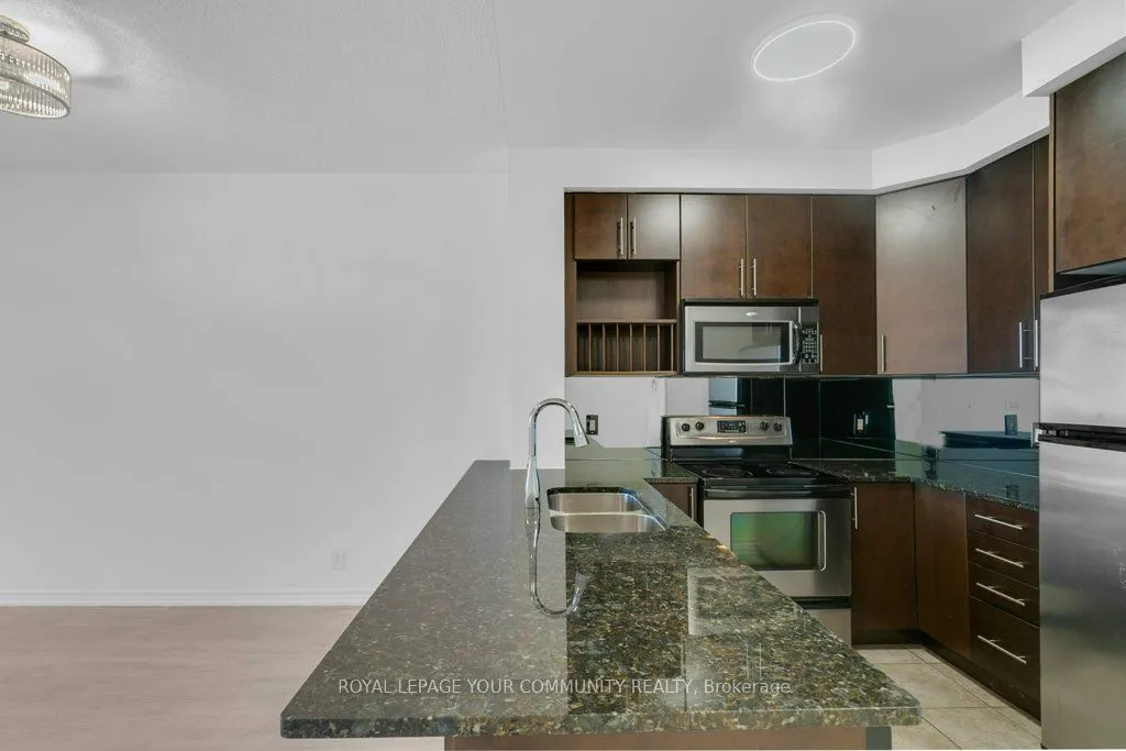 9235 Jane Street, #707