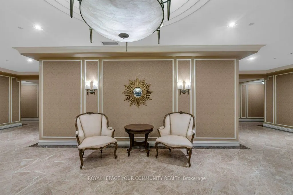 9235 Jane Street, #707