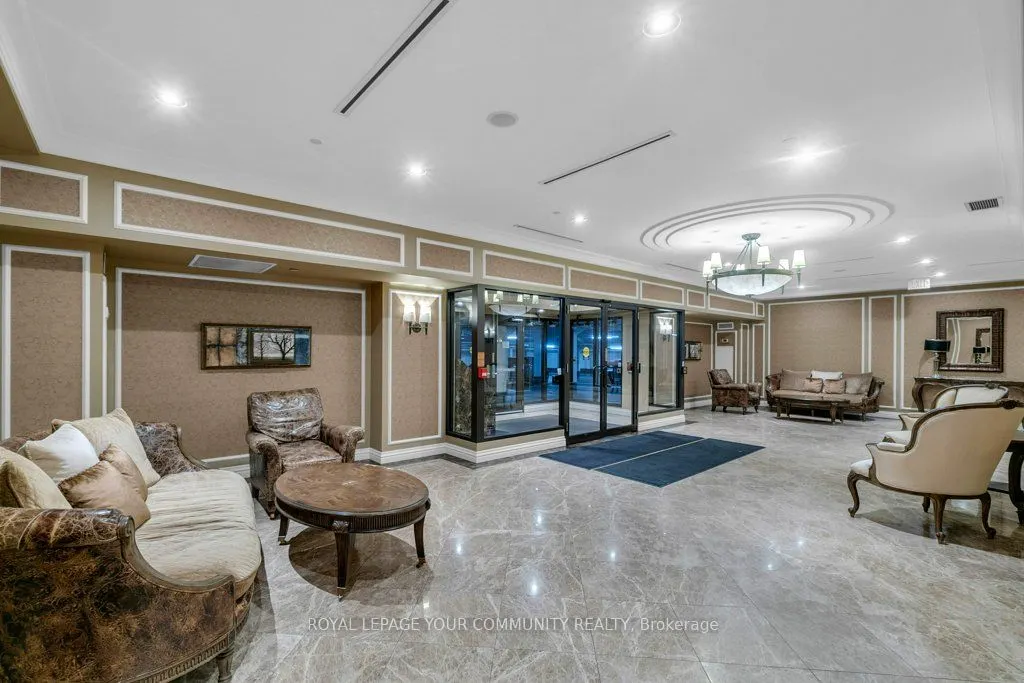 9235 Jane Street, #707