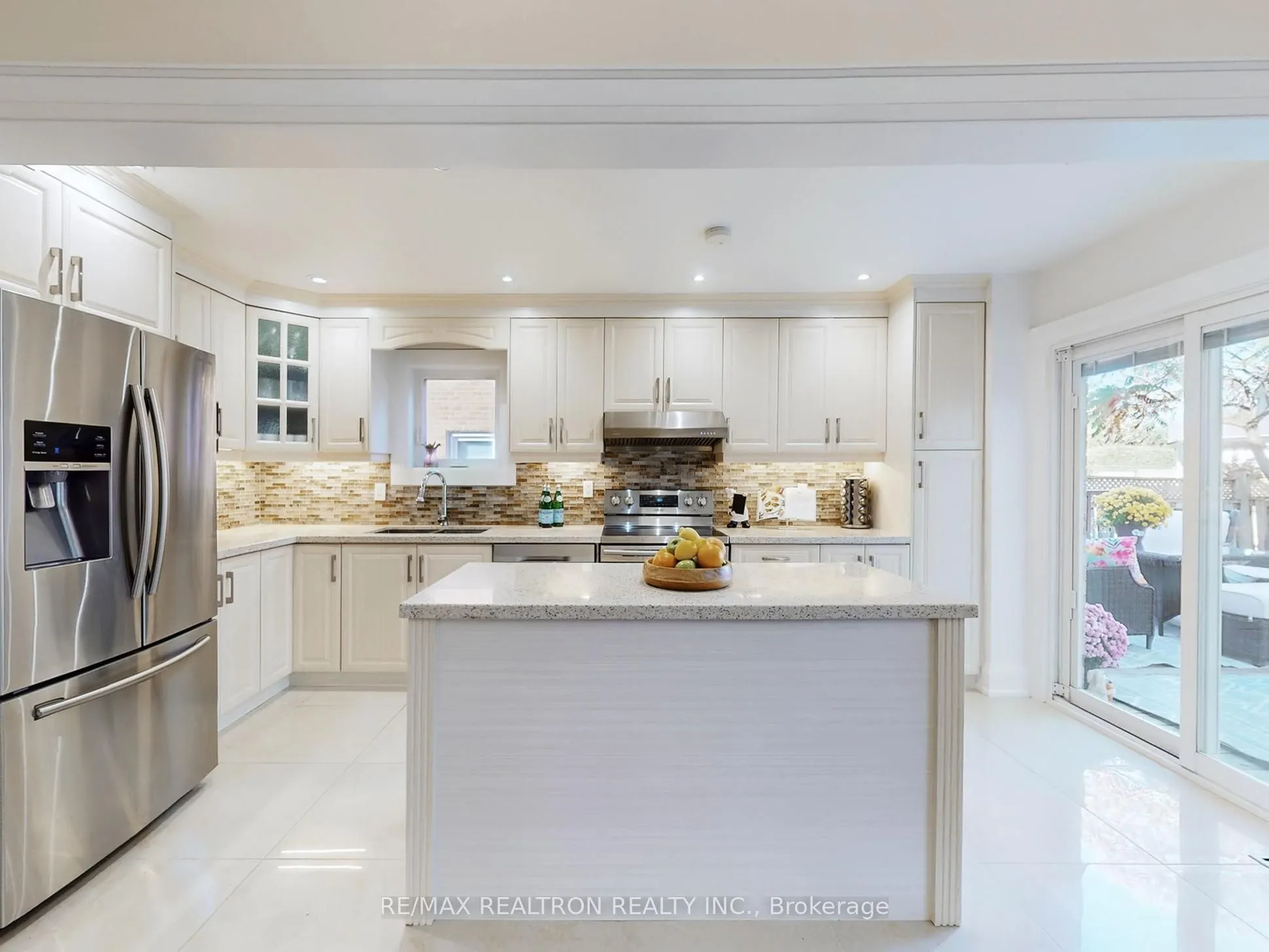 315 Waterside Crescent