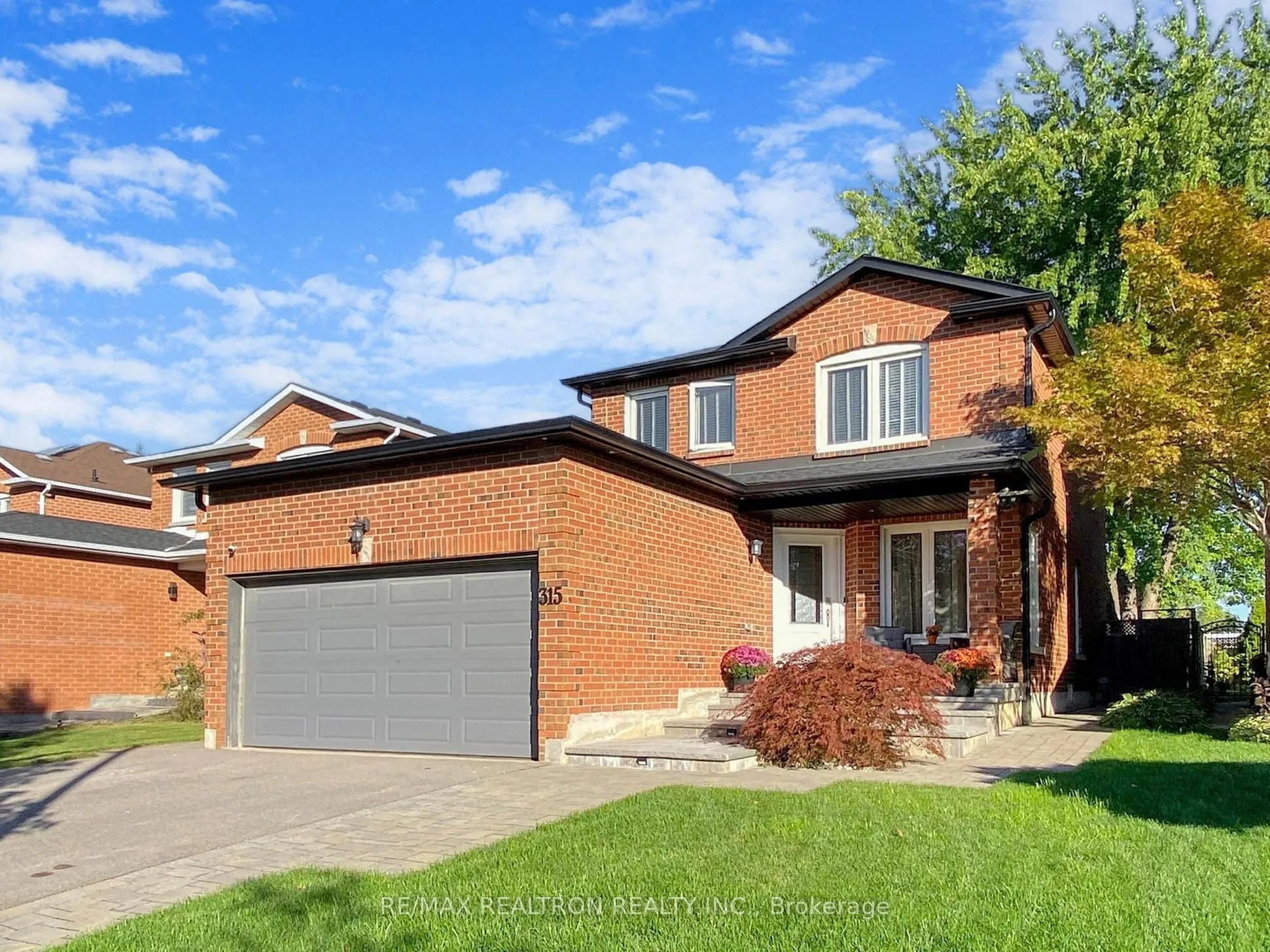 315 Waterside Crescent