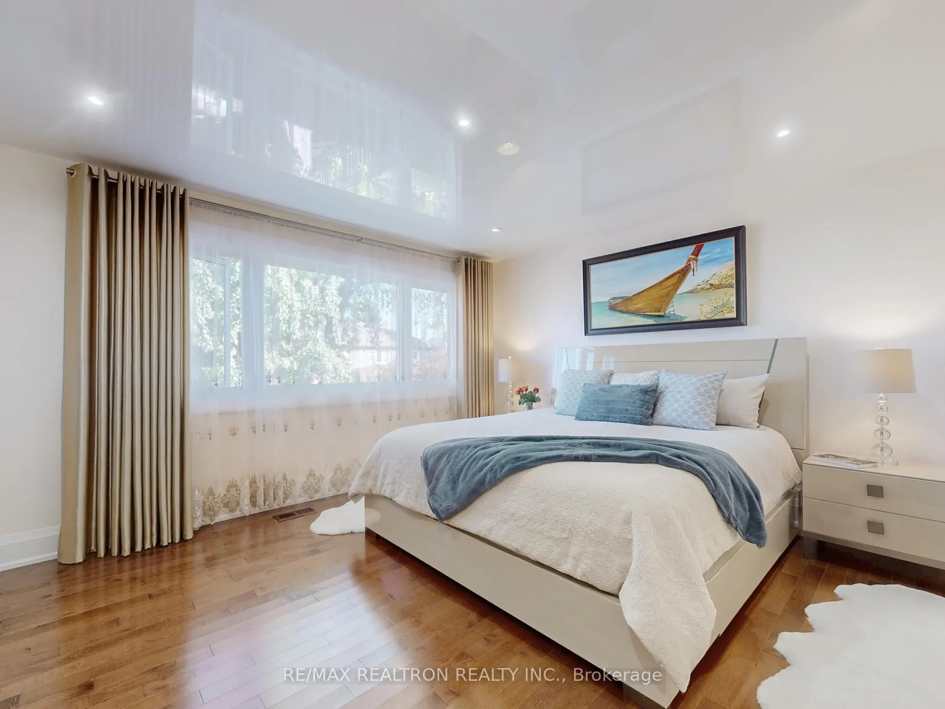 315 Waterside Crescent