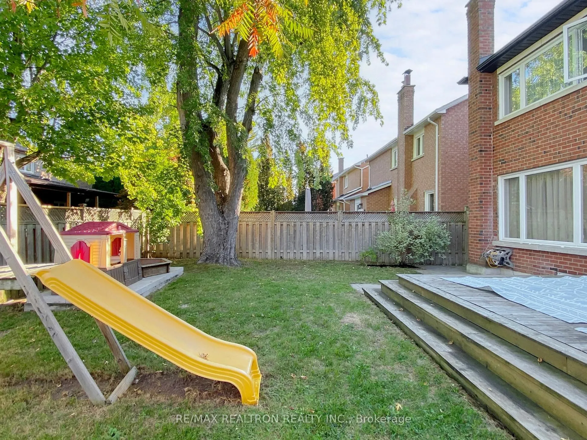 315 Waterside Crescent