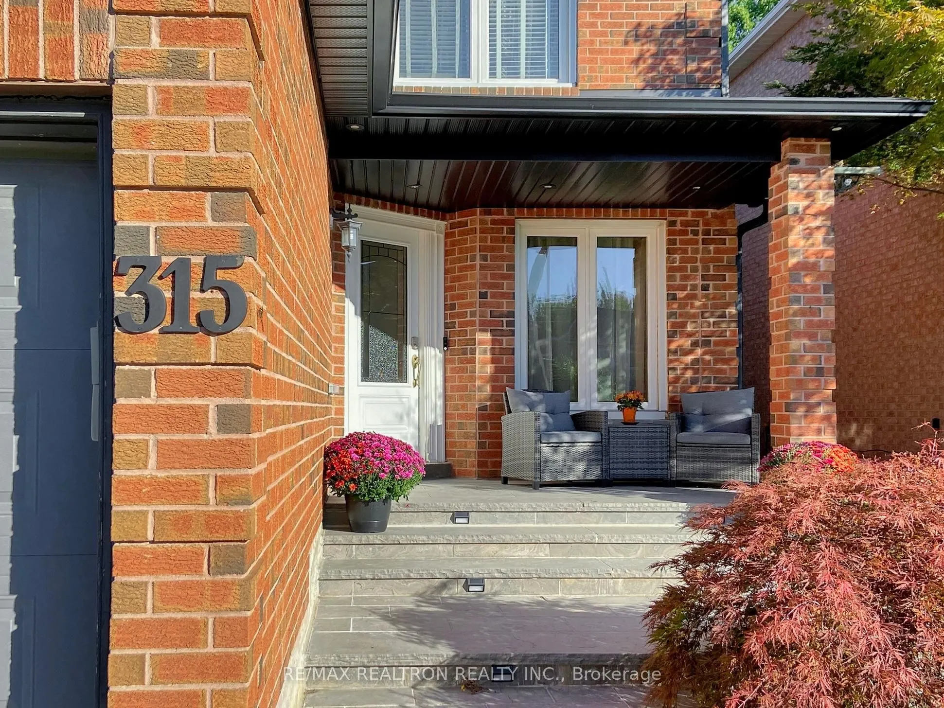 315 Waterside Crescent
