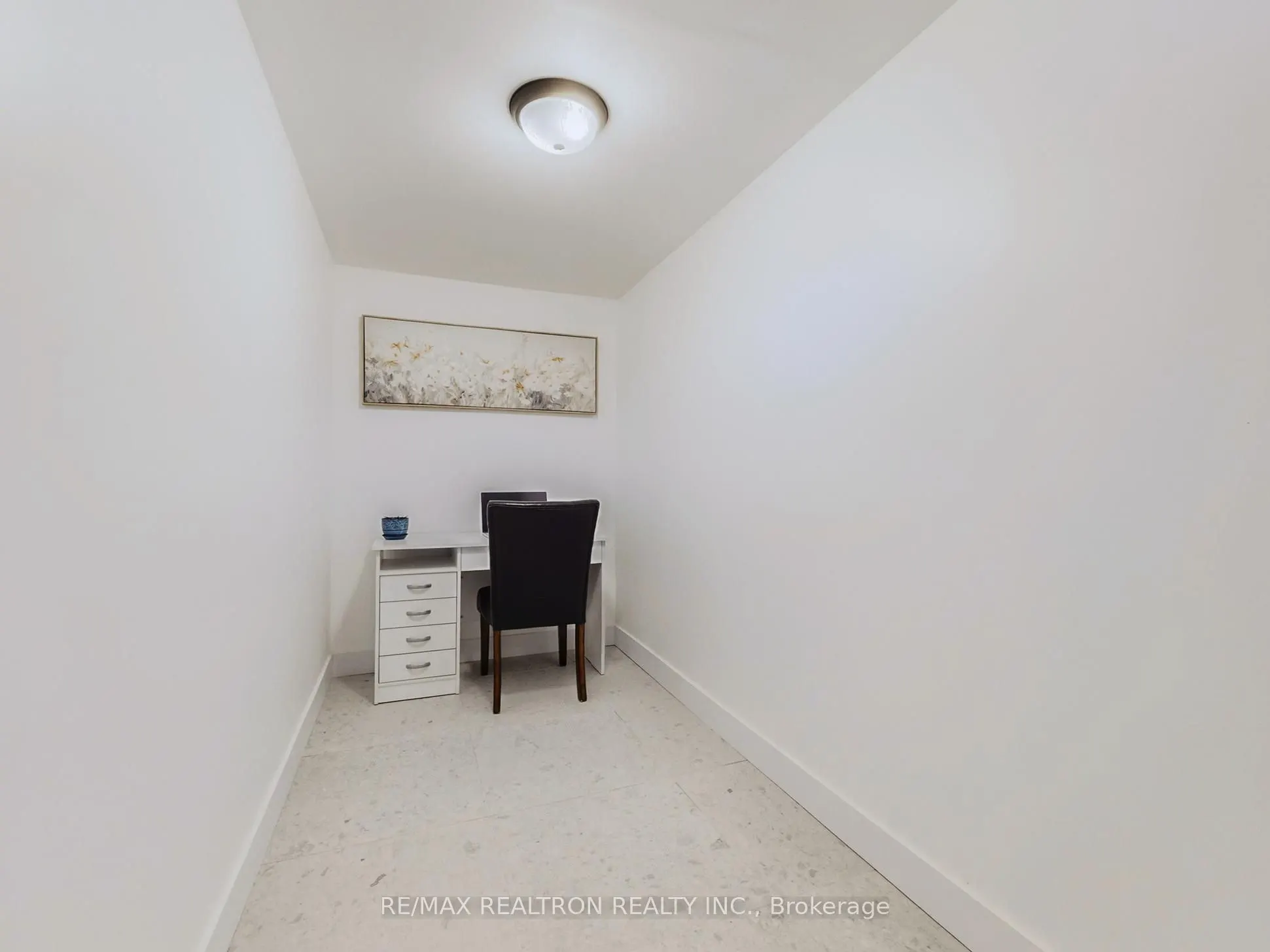 315 Waterside Crescent
