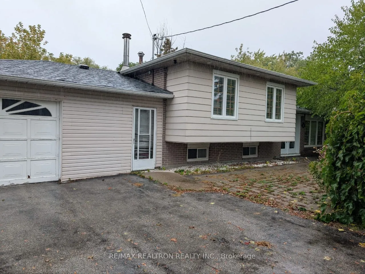 28 Lakeland Crescent