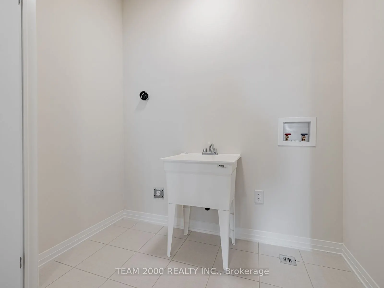 220 Dissette Street, #11