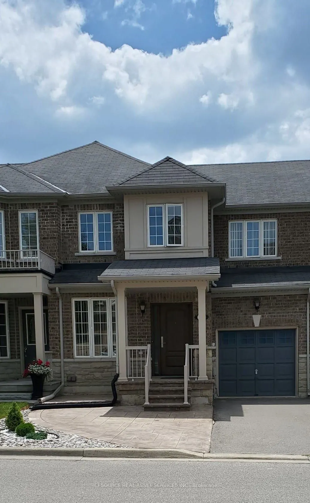 11 Levellands Crescent