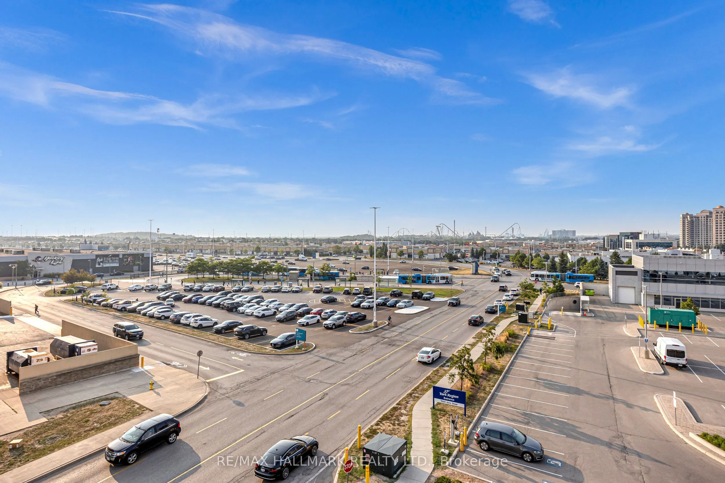 9000 Jane Street, #427