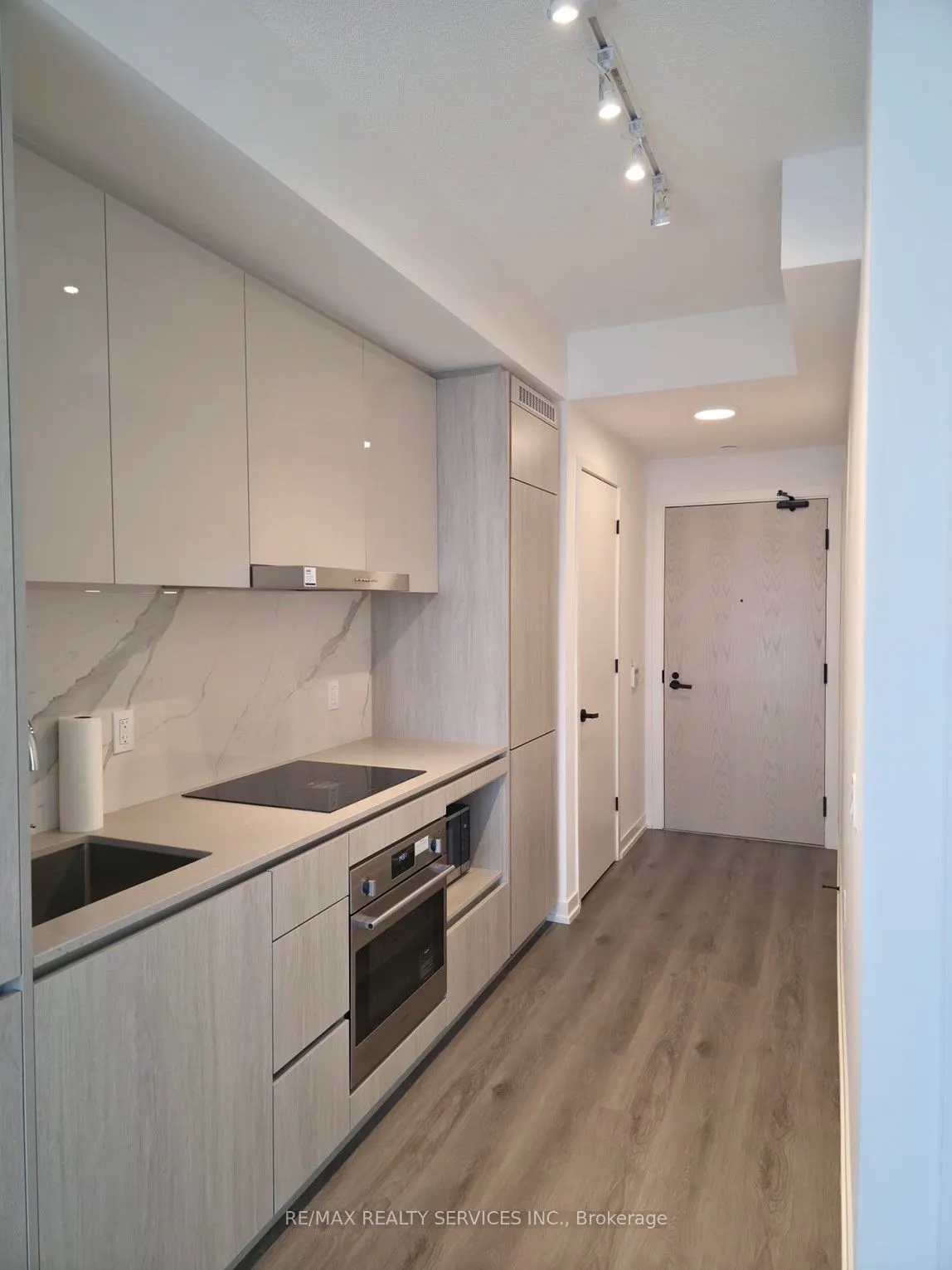 28 Interchange Way, #1815