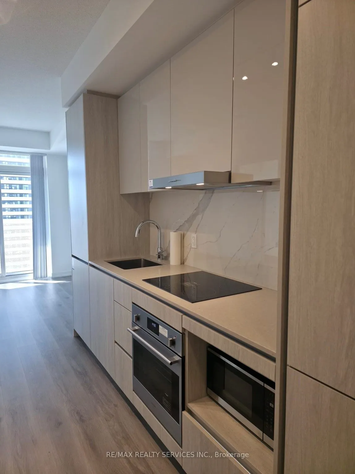 28 Interchange Way, #1815
