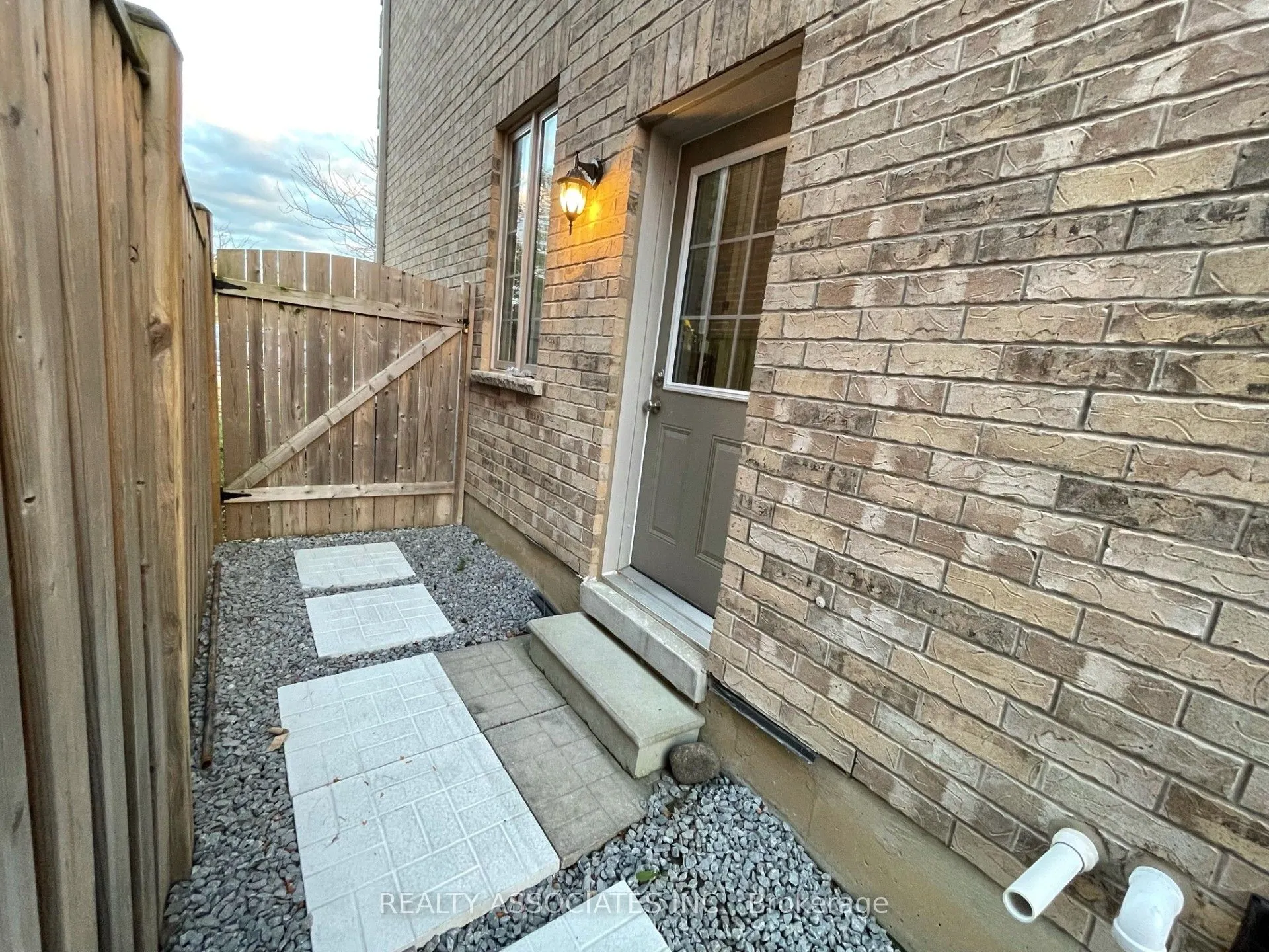 35 Vettese Court, #(Basement)