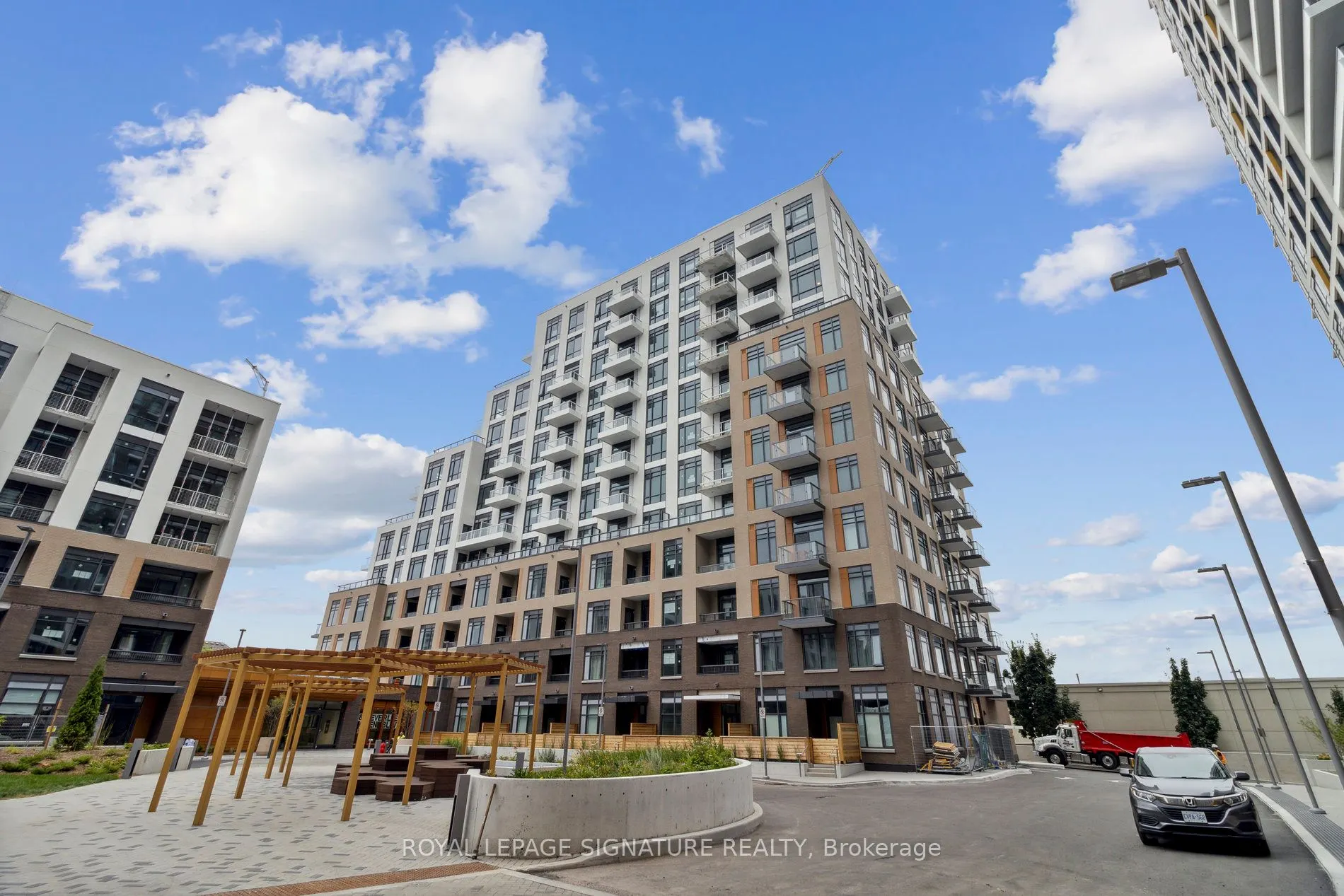 8 Beverley Glen Boulevard, #623