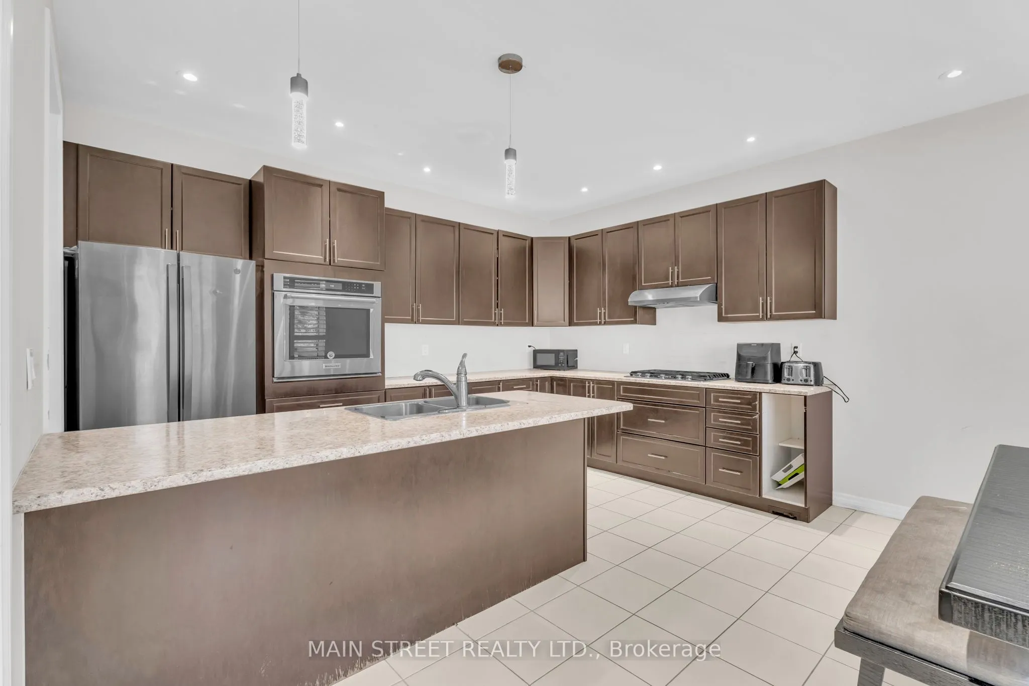 6 Leaden Hall Drive