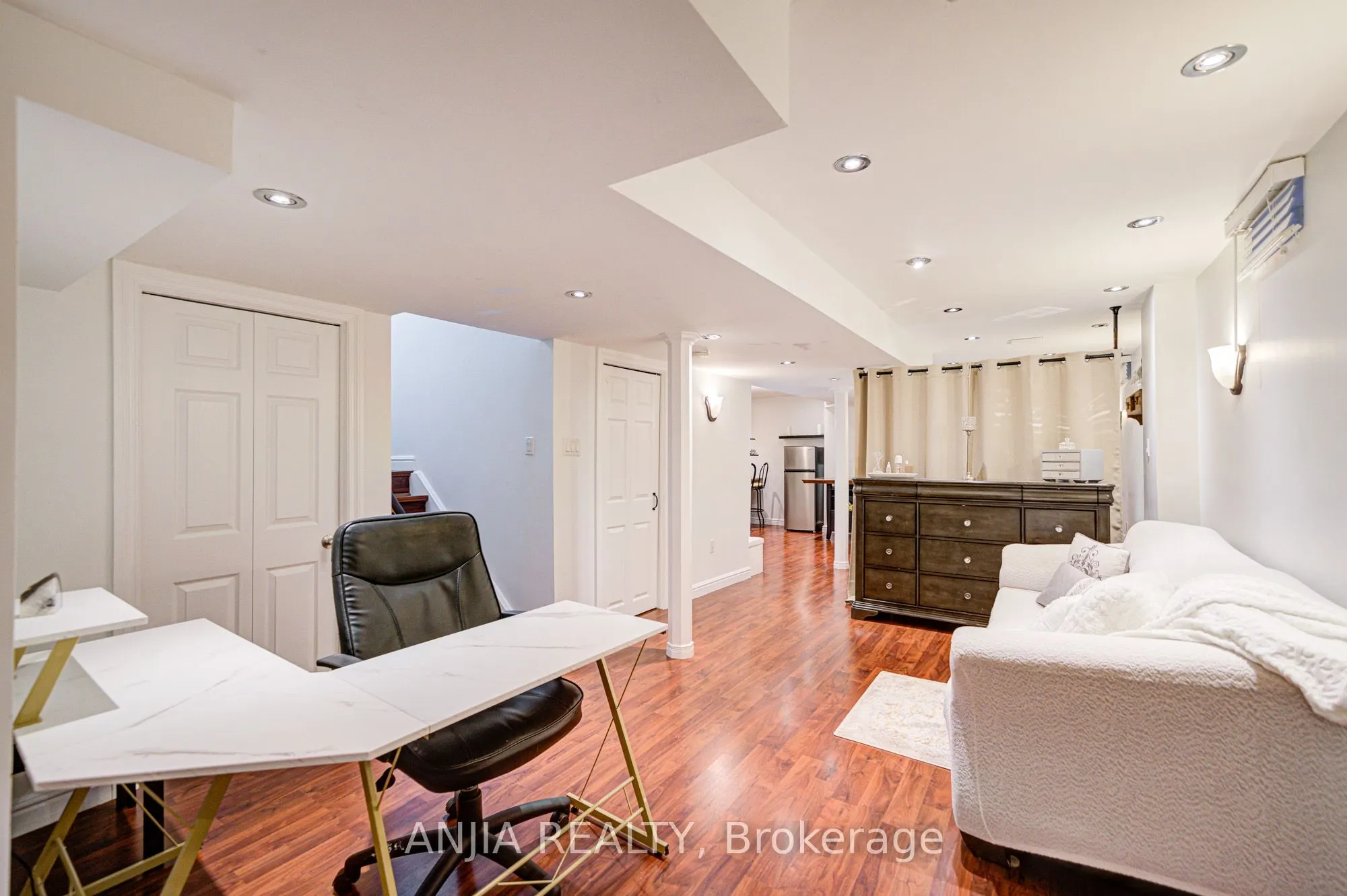 97 Blackthorn Drive