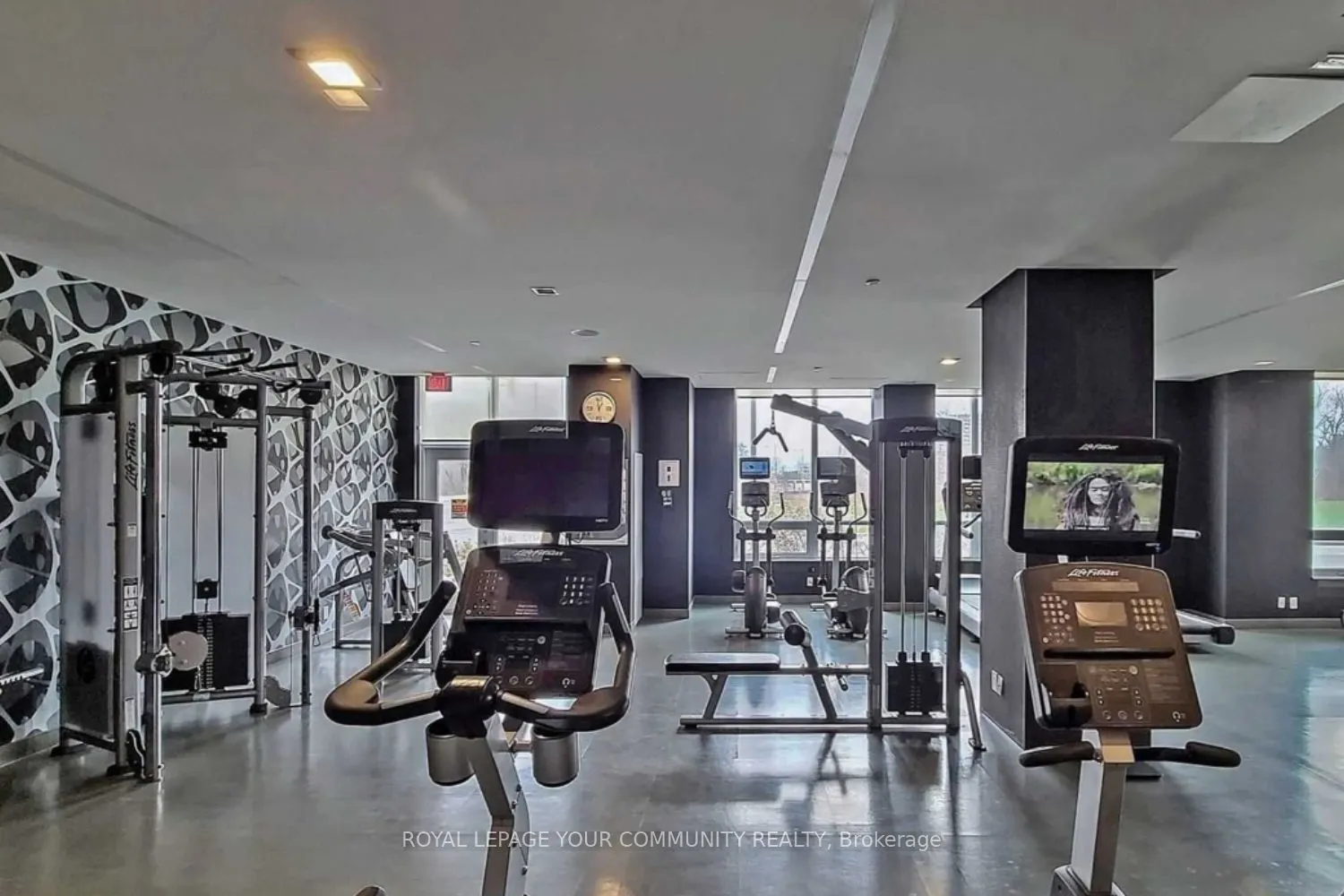 1 Uptown Drive, #202