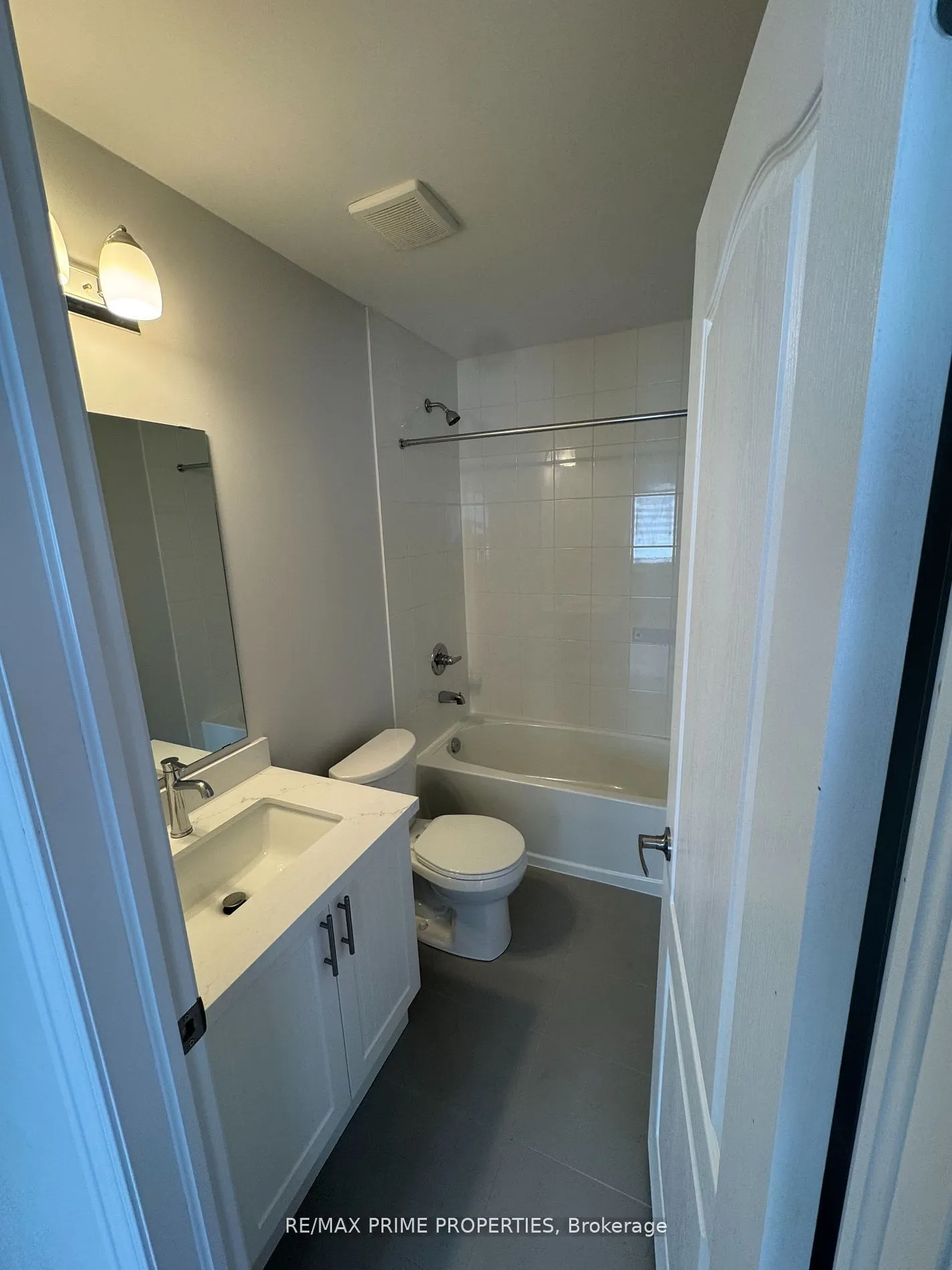 8 Waterleaf Road, #Coach House