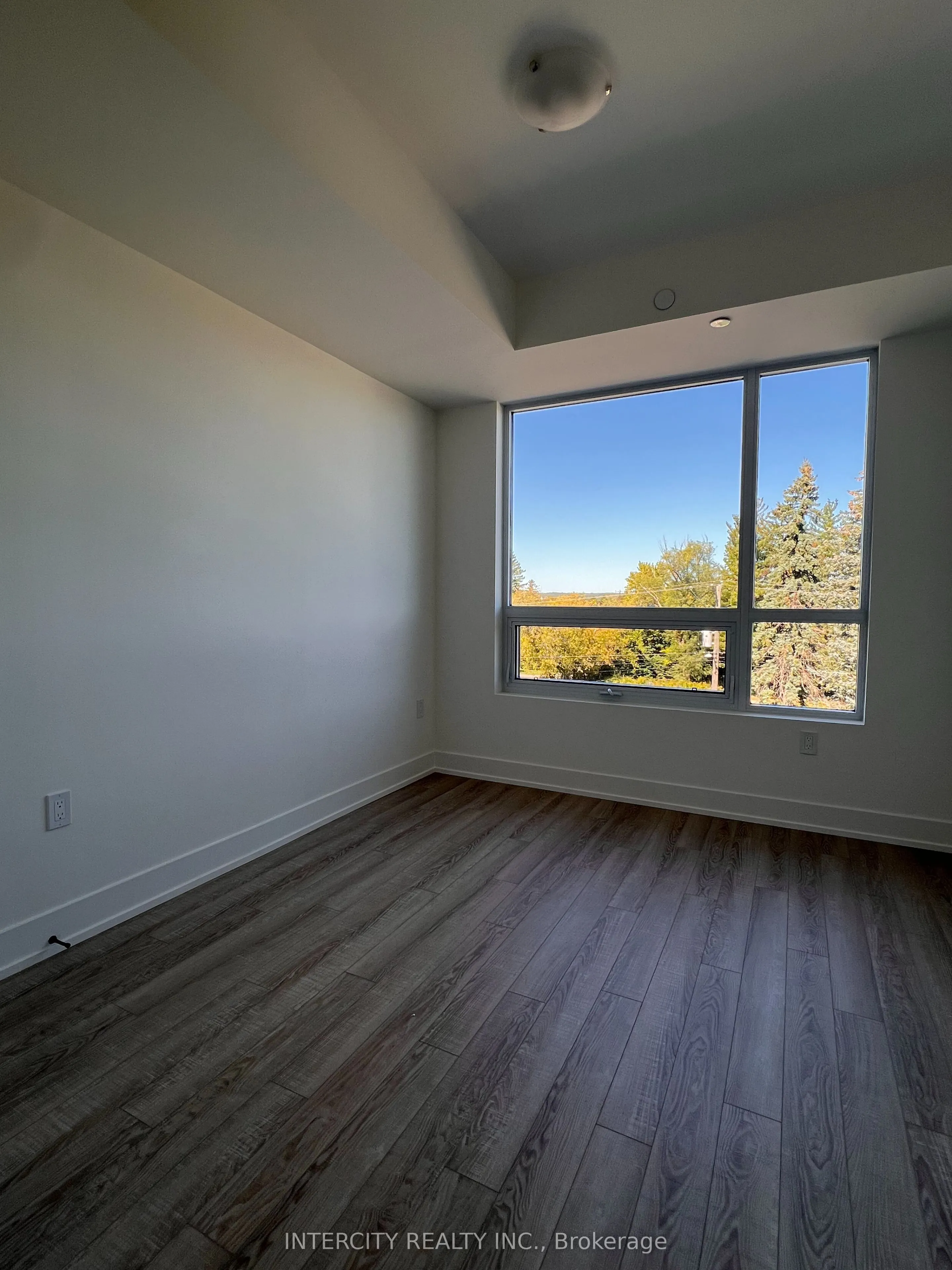 2075 King Road, #426