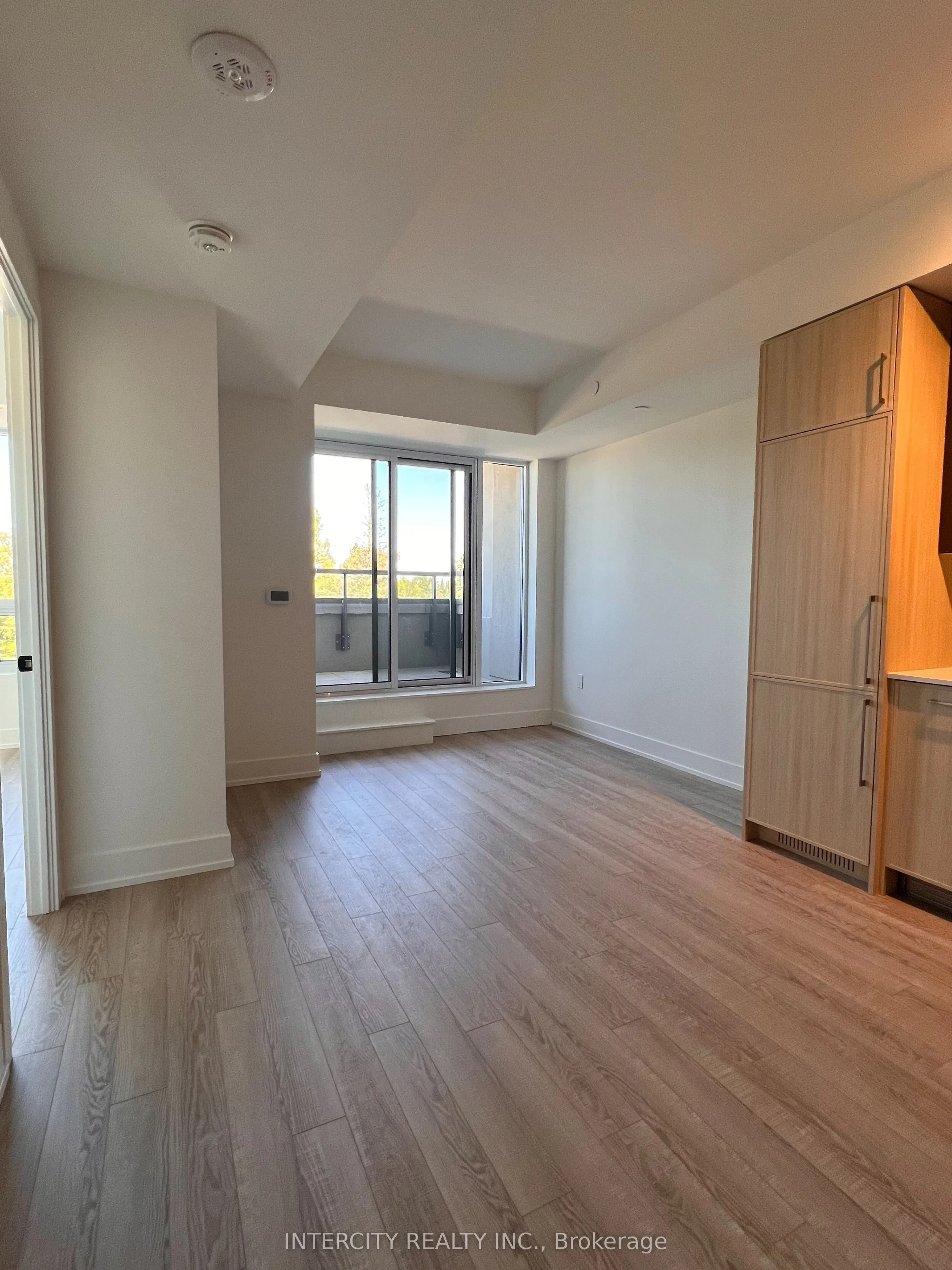 2075 King Road, #426