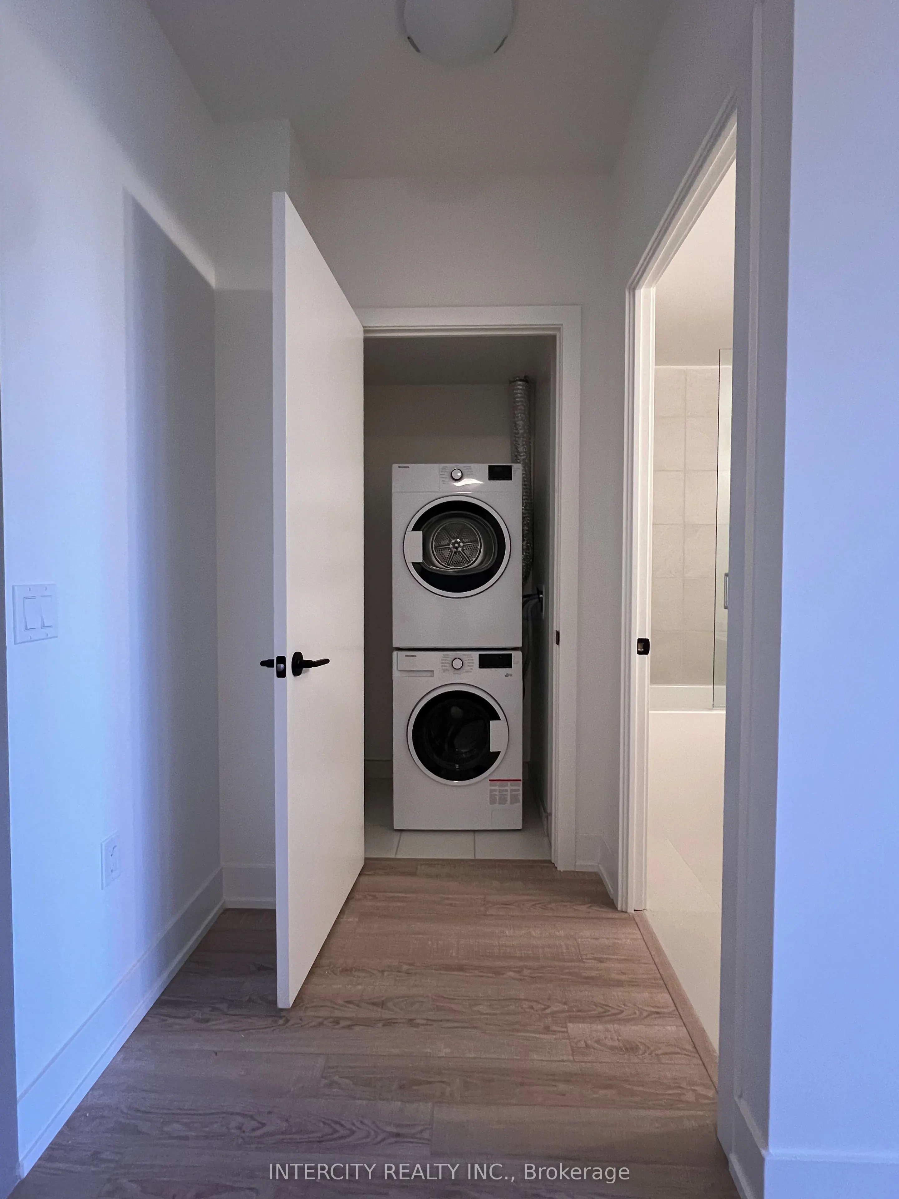 2075 King Road, #426