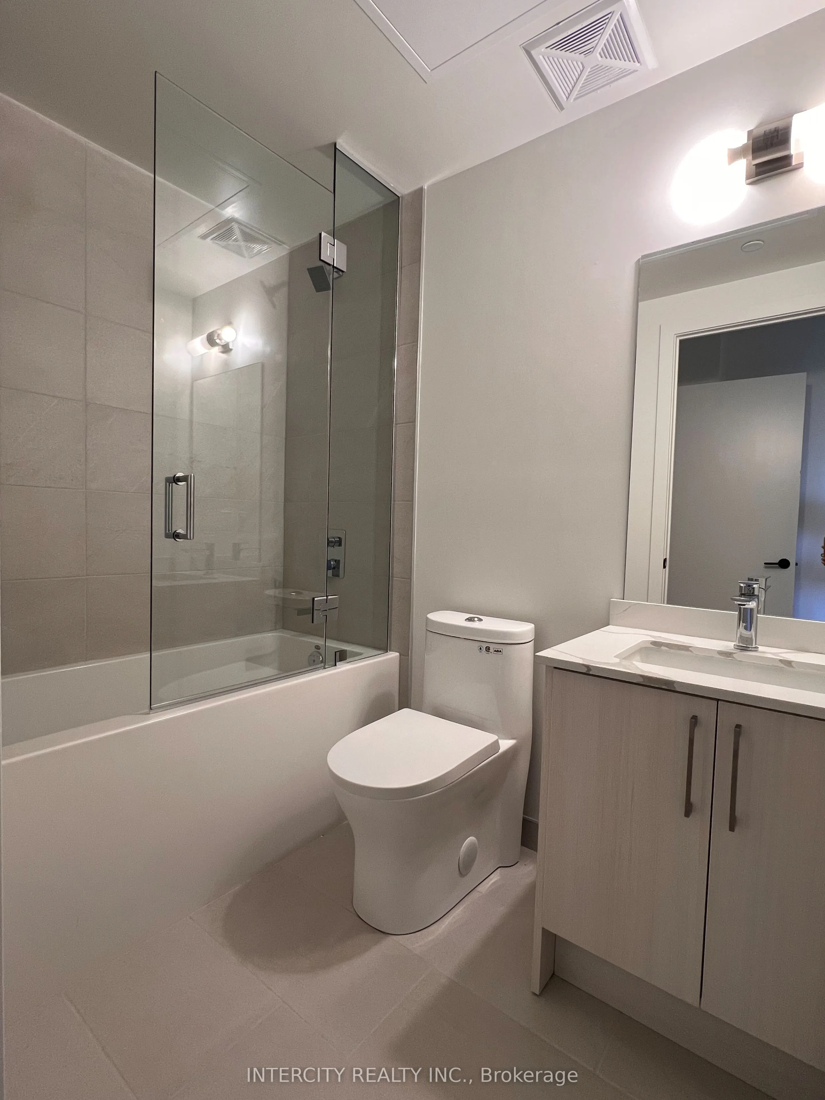 2075 King Road, #426