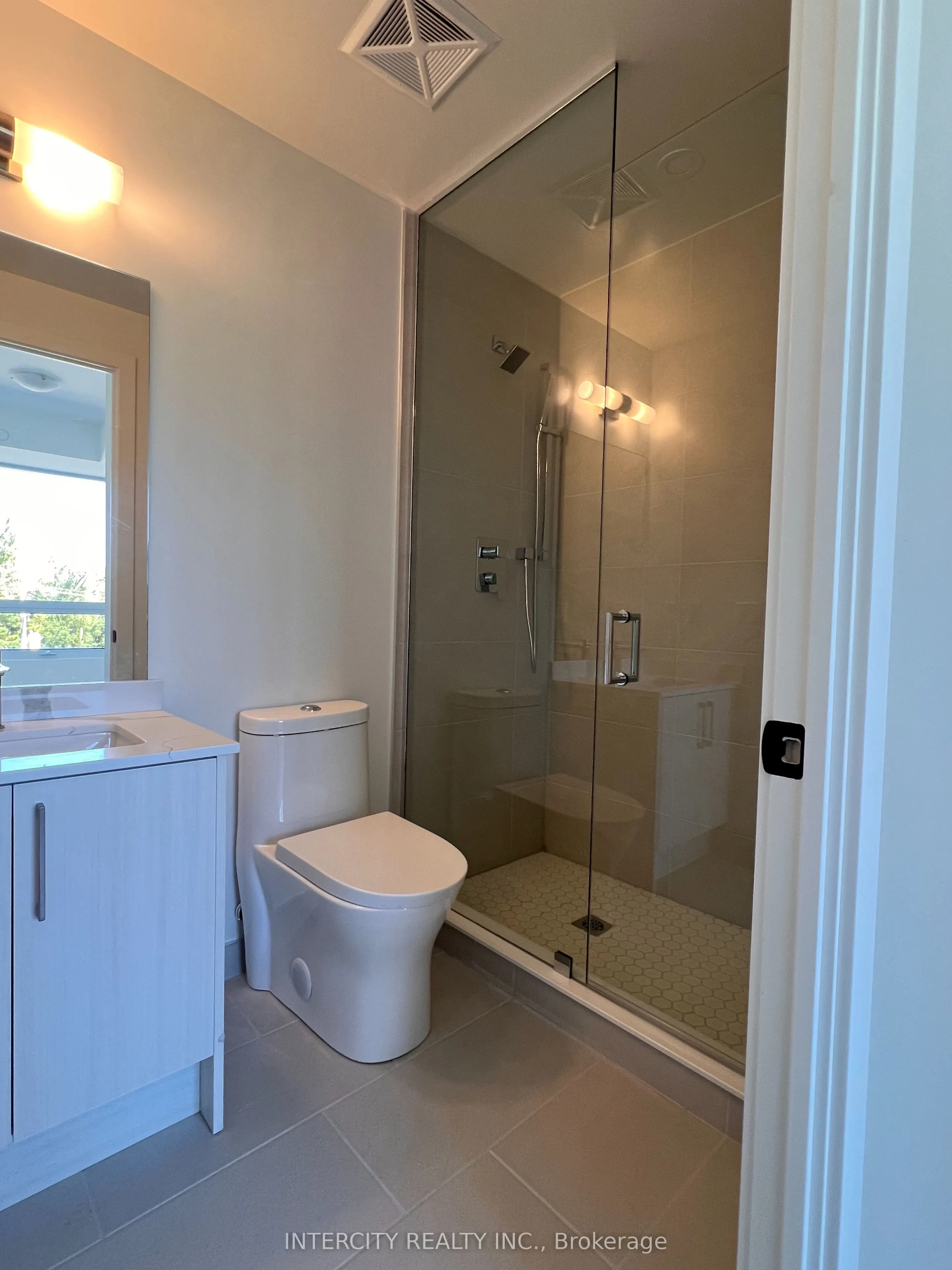 2075 King Road, #426