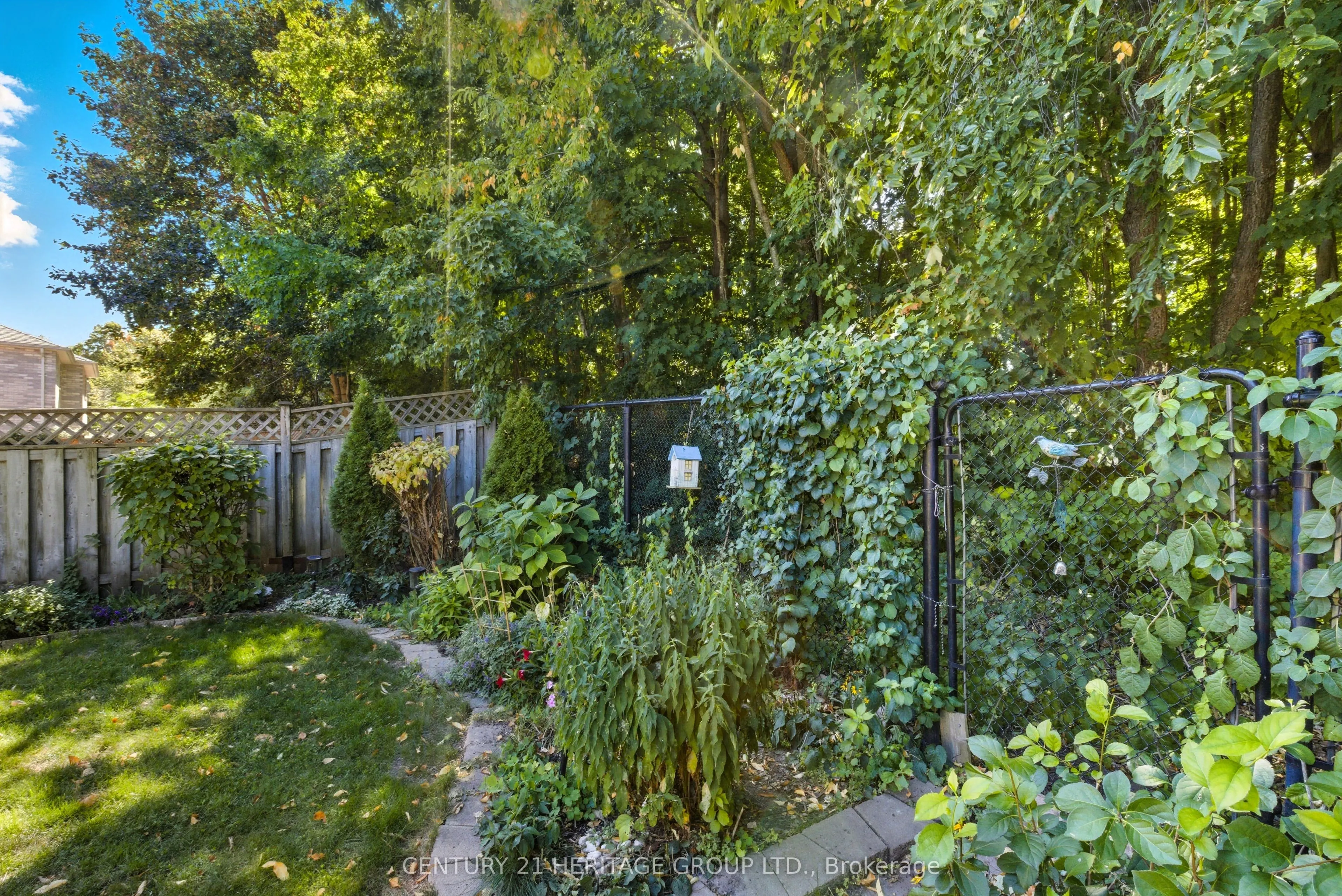 398 Carruthers Avenue