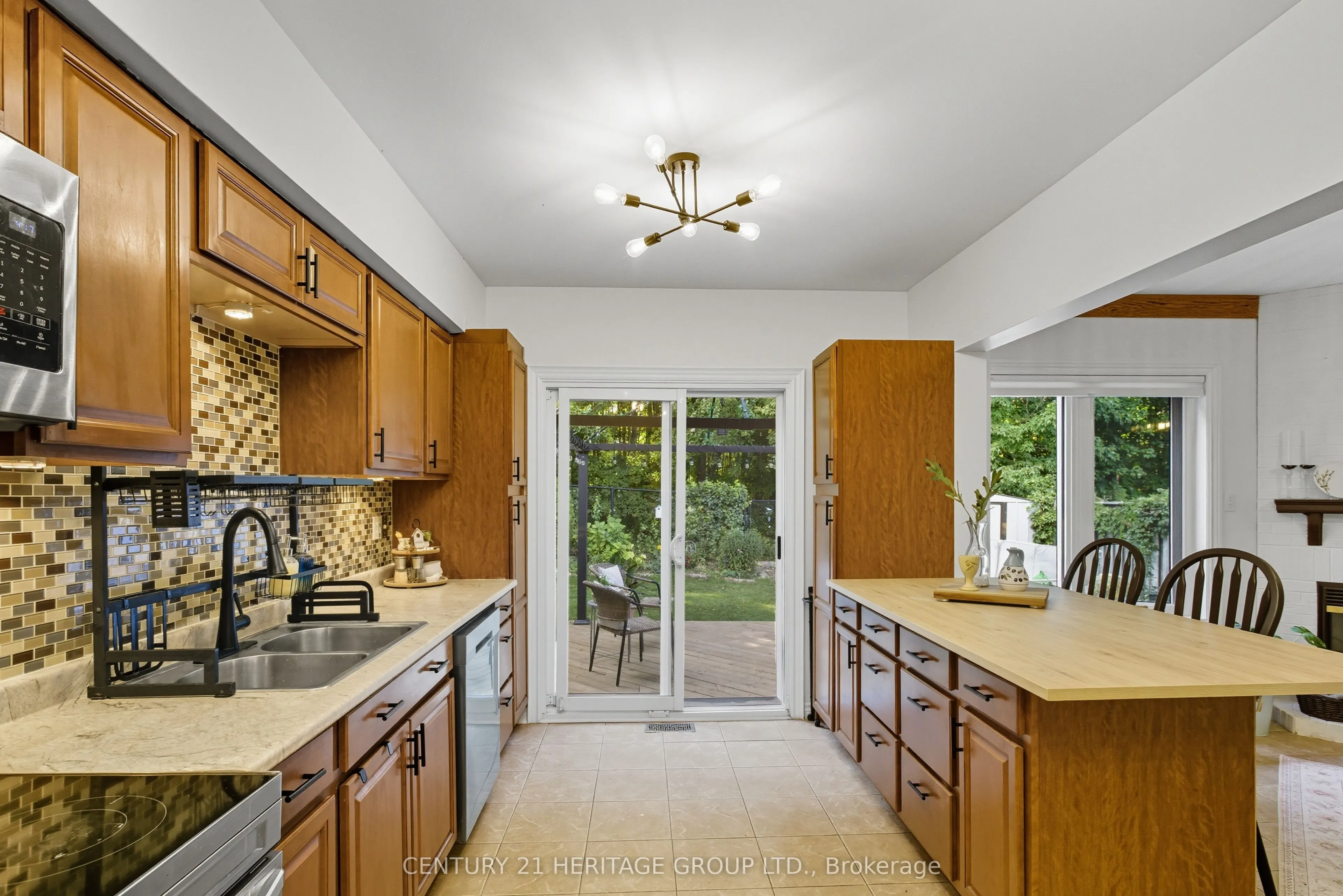 398 Carruthers Avenue
