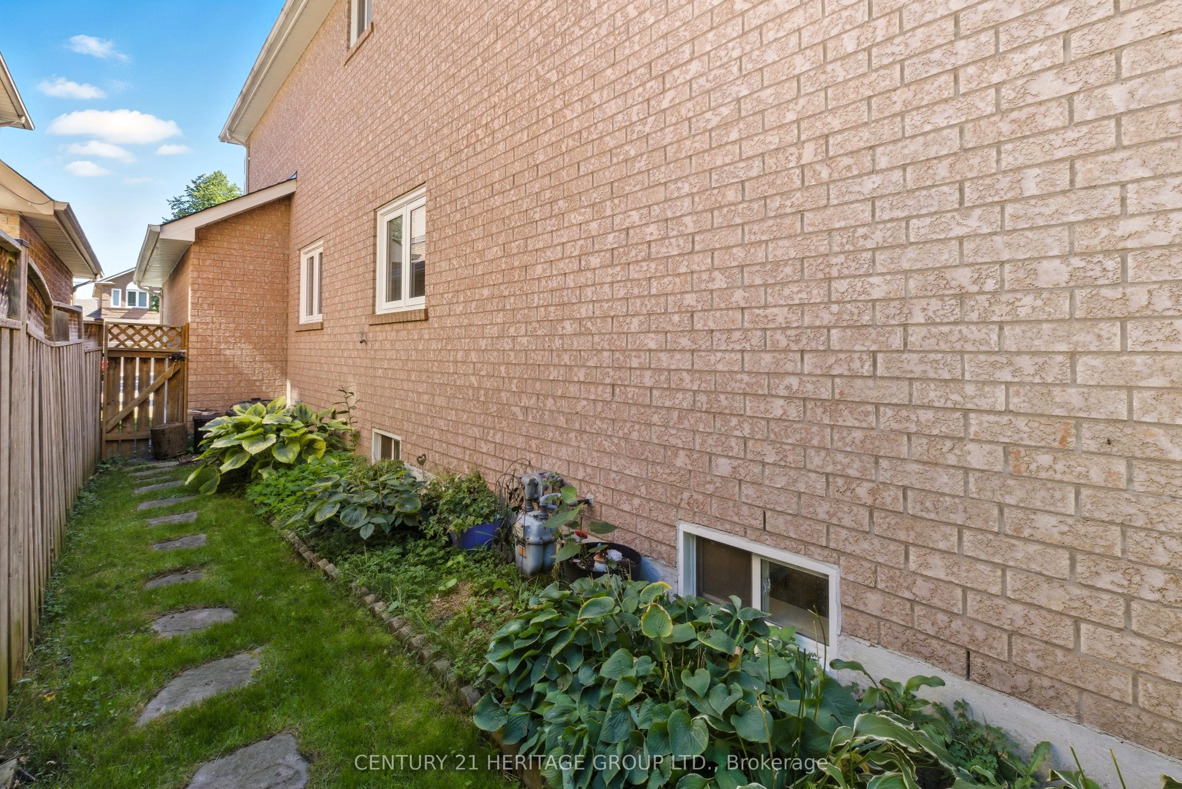 398 Carruthers Avenue