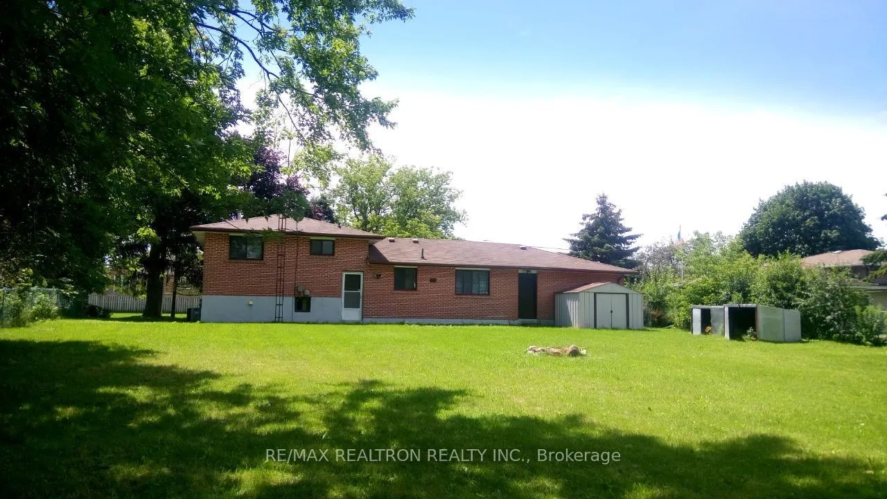 36 Lakeland Crescent
