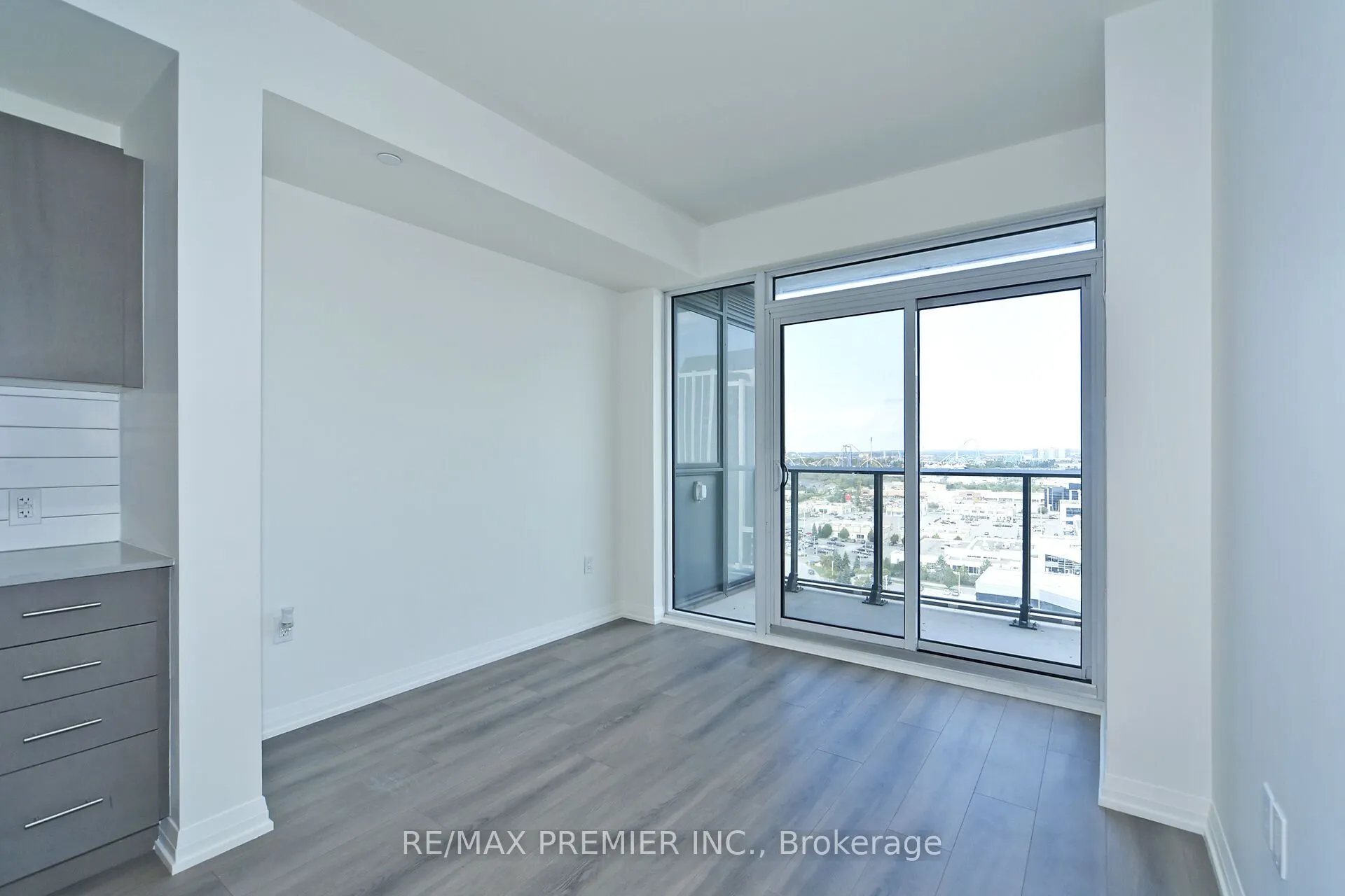 9000 Jane Street, #1509