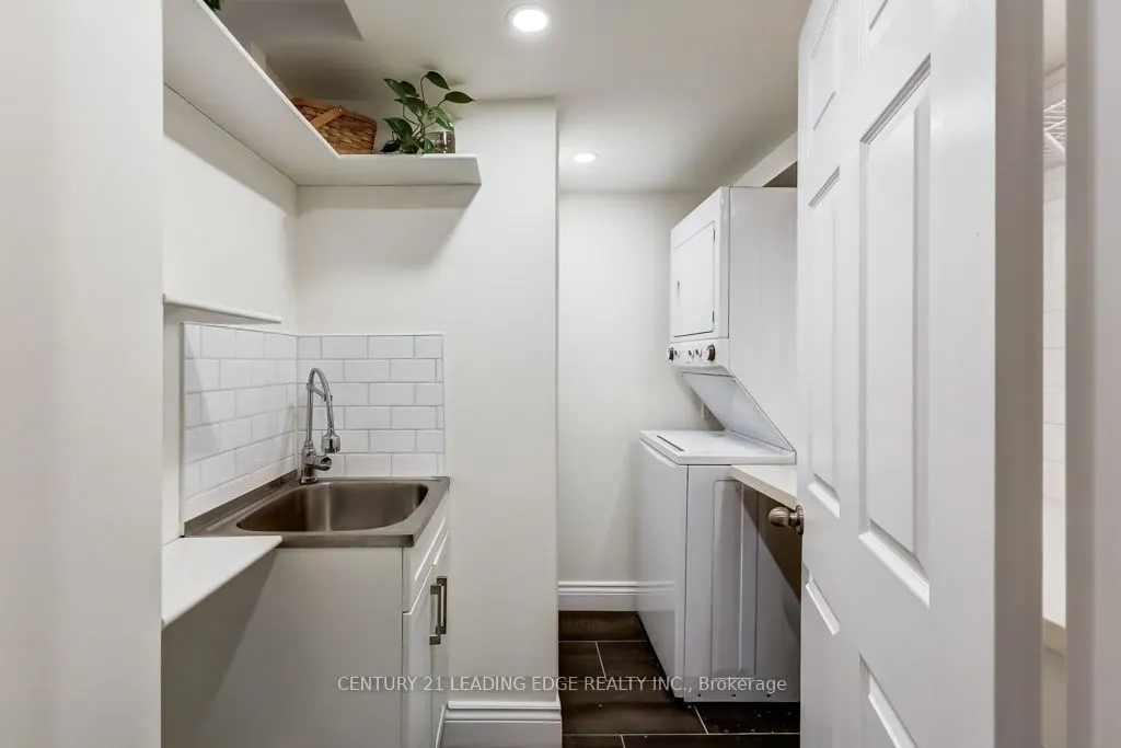 89 REGINALD Crescent