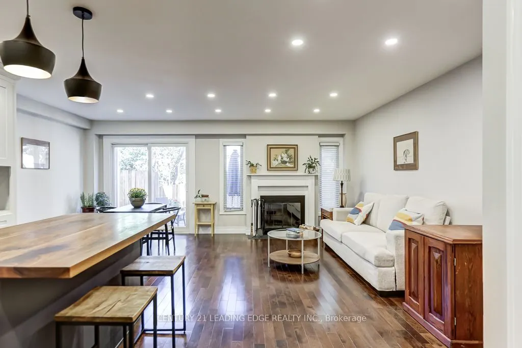 89 REGINALD Crescent